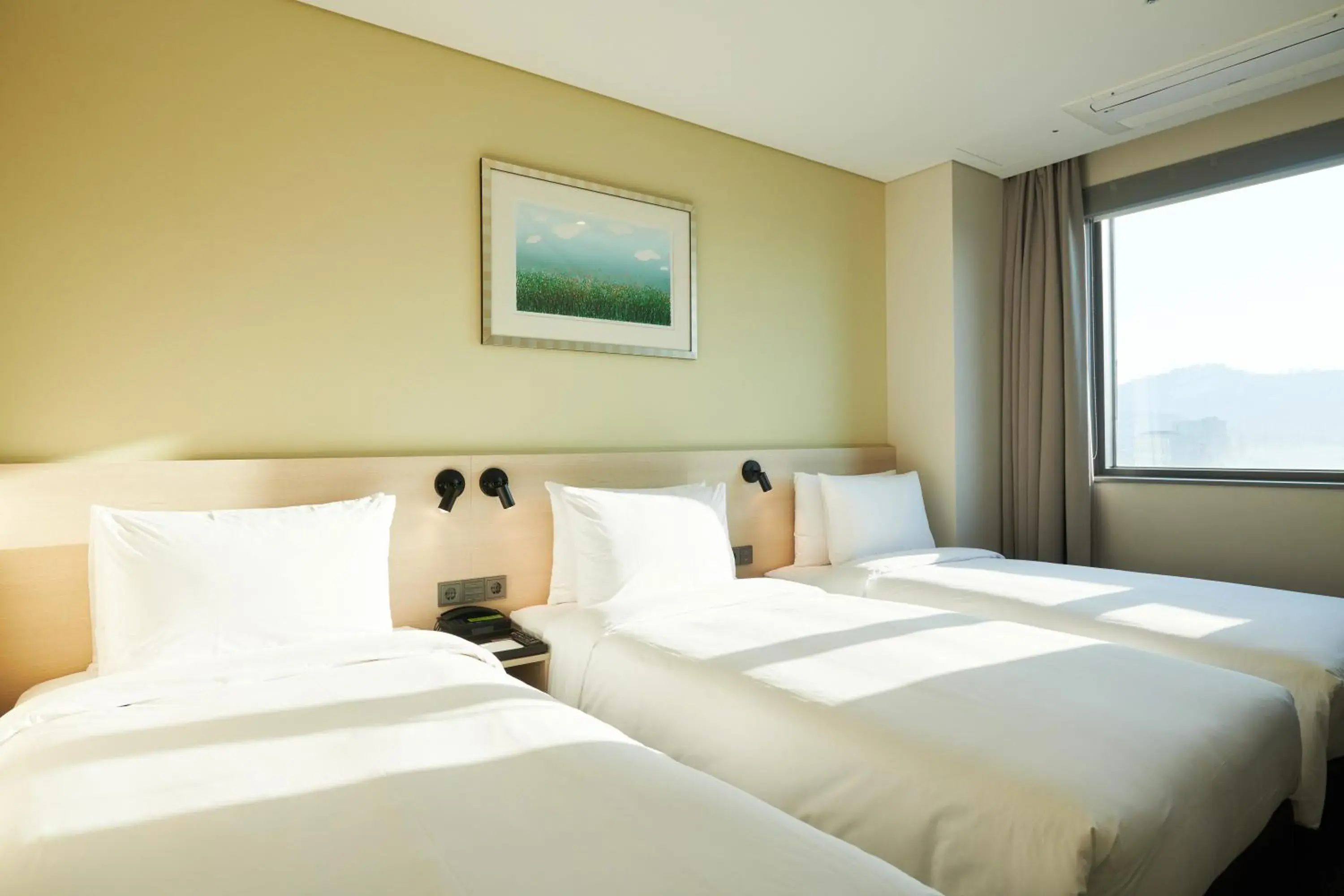 Property building, Bed in Nine Tree Hotel Dongdaemun