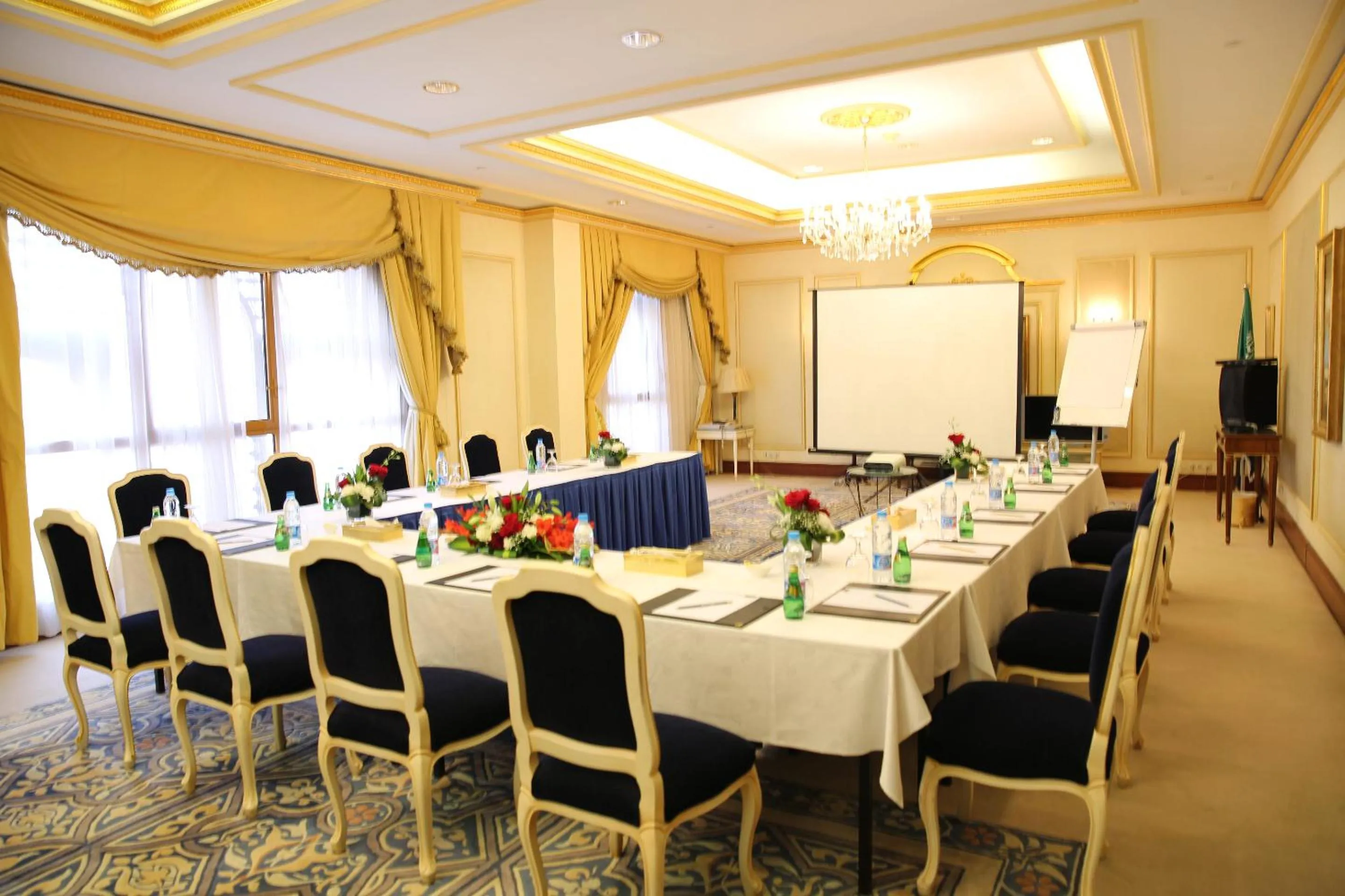 Business facilities in Dar Al Taqwa Hotel