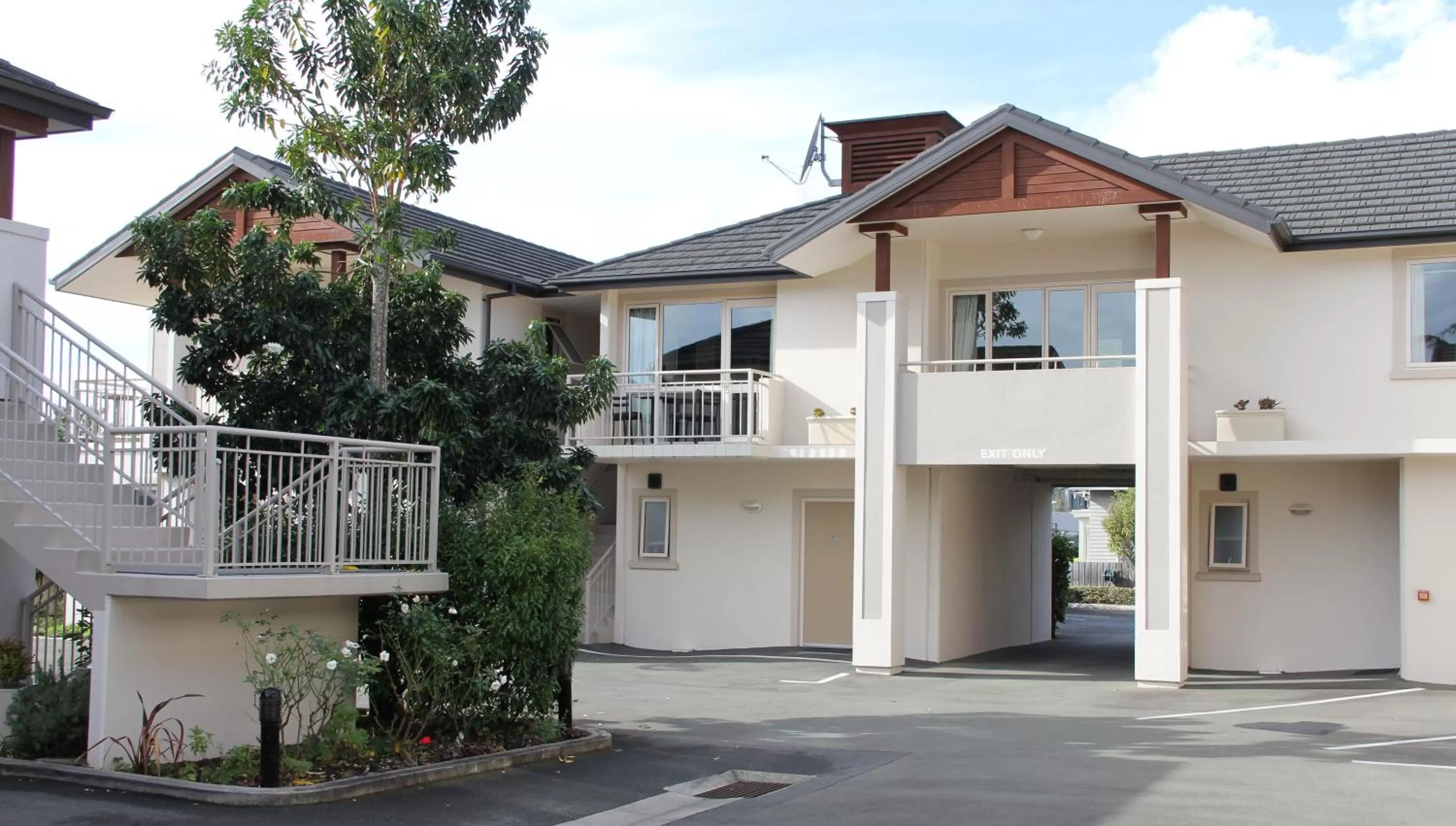 Facade/entrance in Cedar Grove Motor Lodge