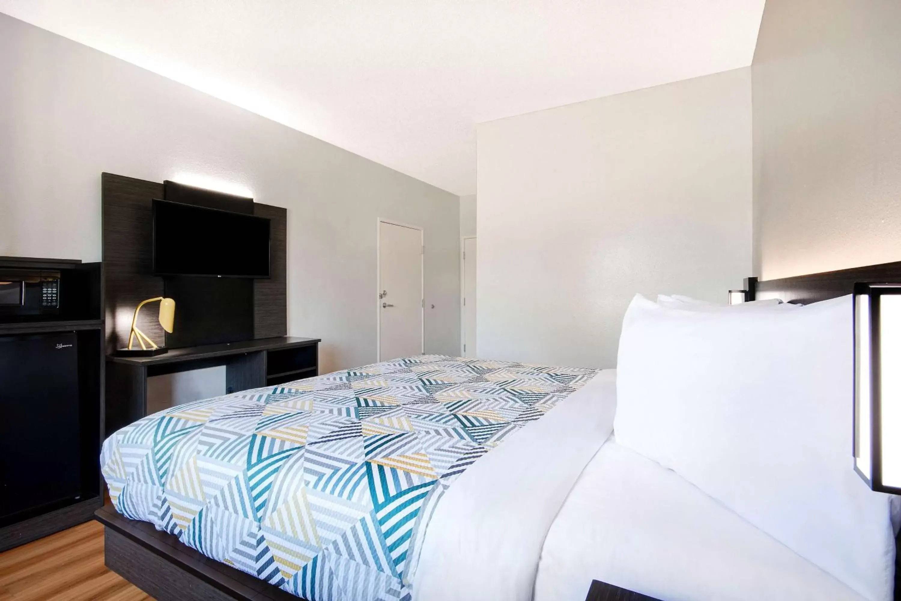 Bedroom, Bed in Motel 6-San Antonio, TX - South