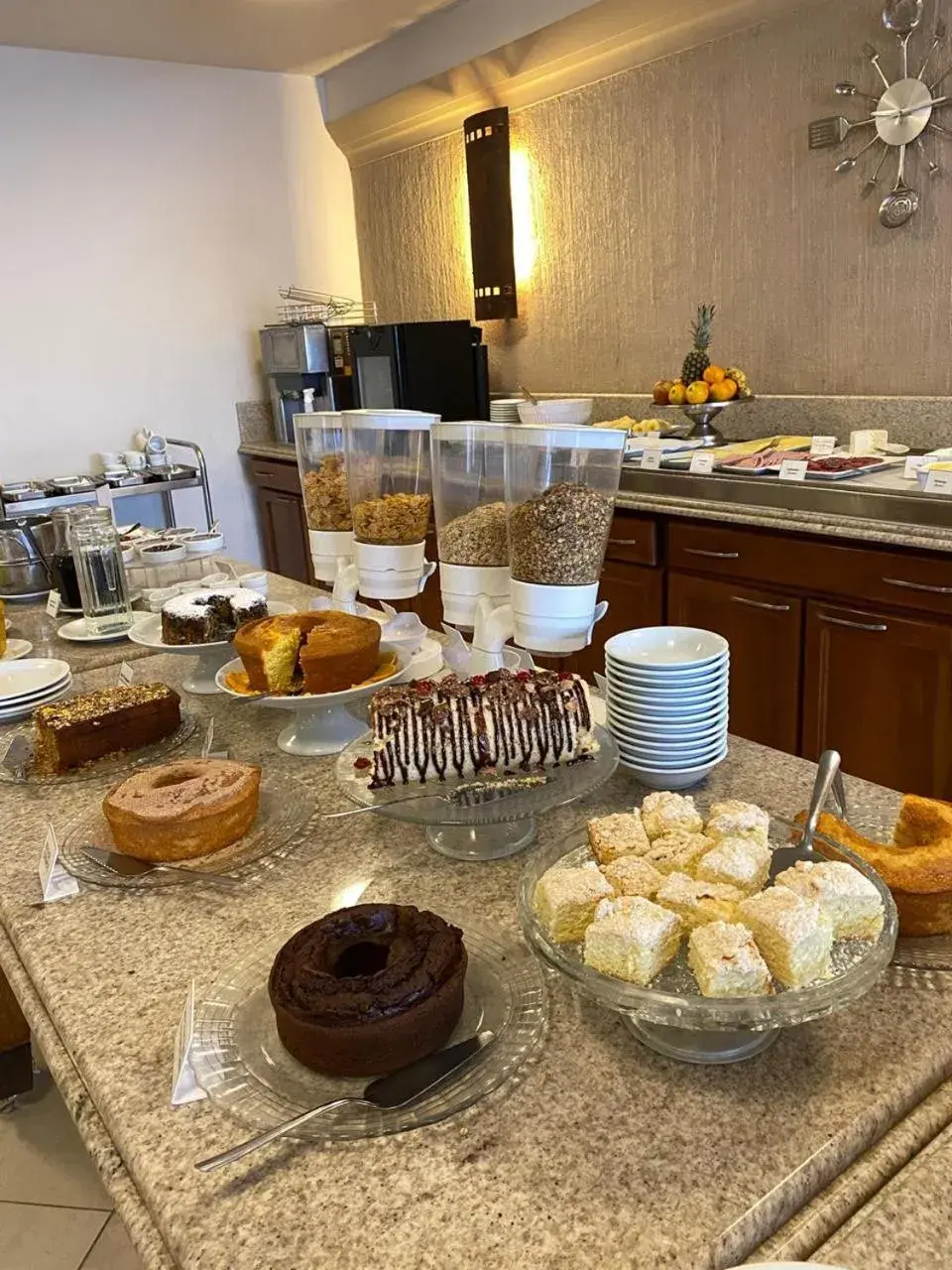 Continental breakfast, Food in ALTADOMO HOTEL