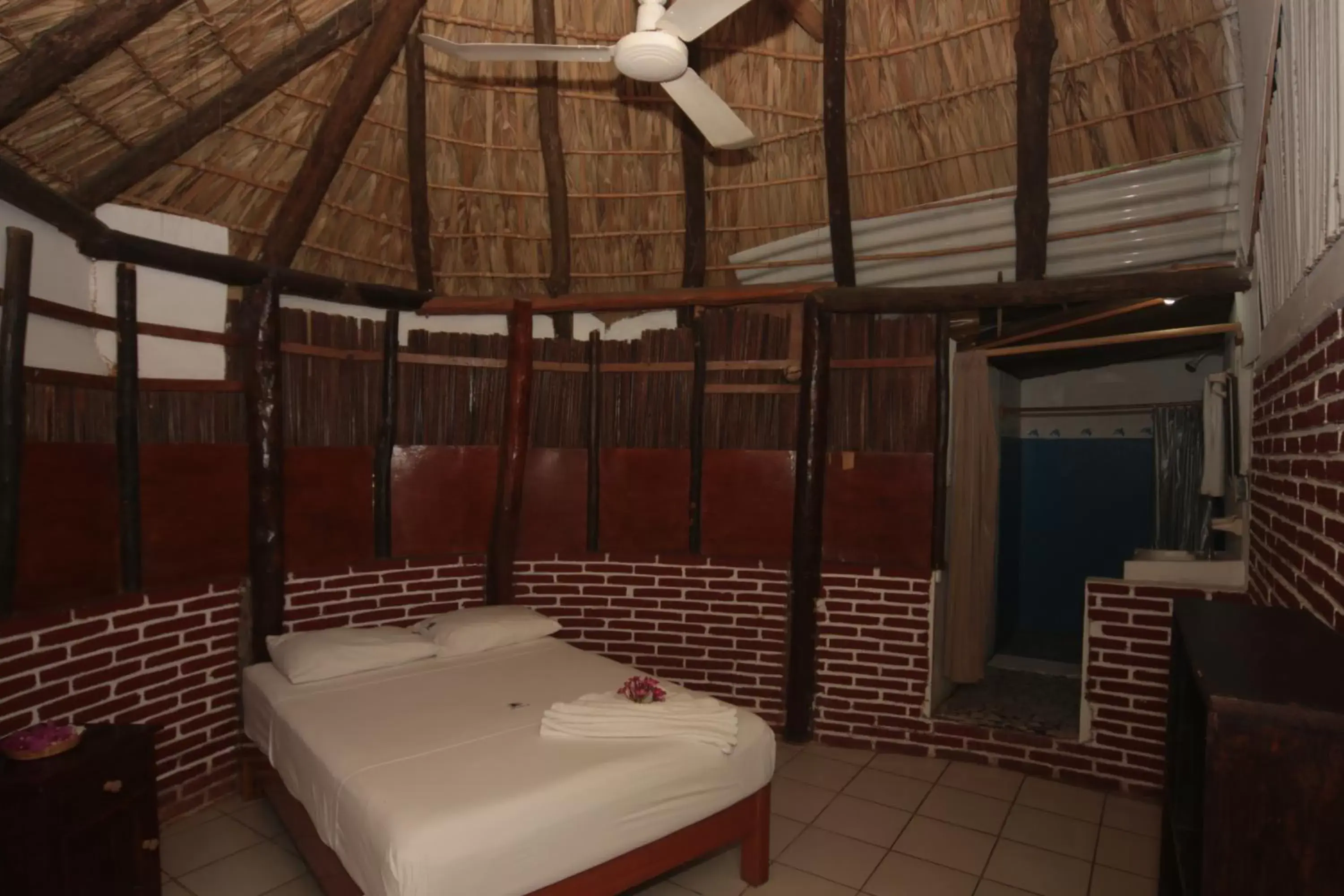 Bed, Bathroom in Hotel Bungalows Acuario