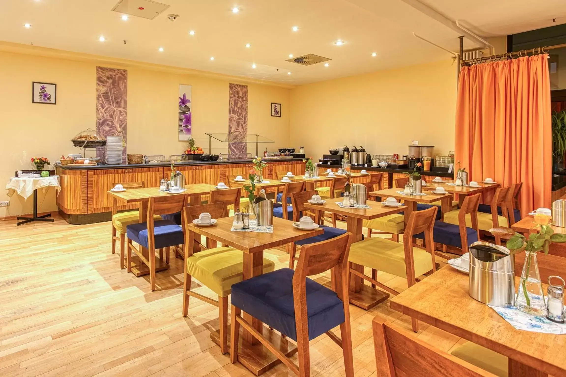 Buffet breakfast, Restaurant/Places to Eat in Centro Hotel Celler Tor