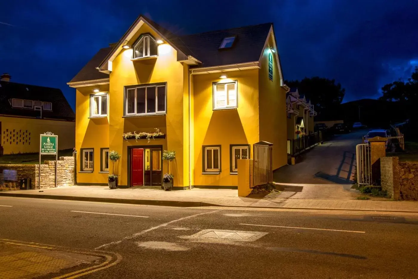 Facade/entrance, Property Building in Dingle Marina Lodge