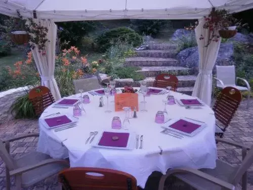 Restaurant/places to eat in Le Jardin des Roches