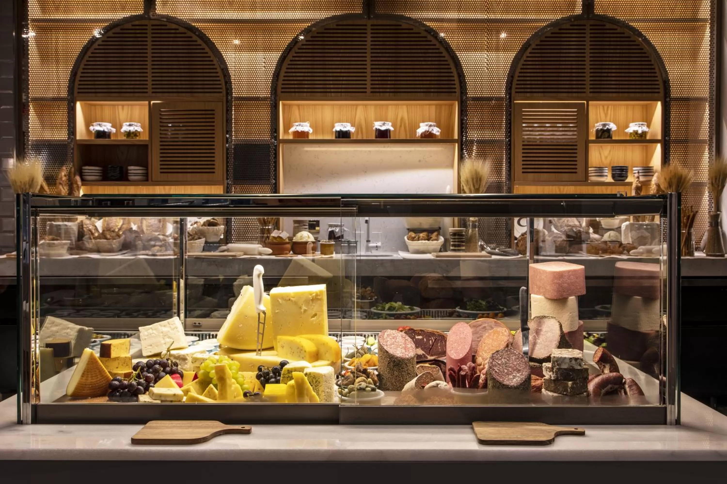 Restaurant/places to eat in Stayso The House Hotel