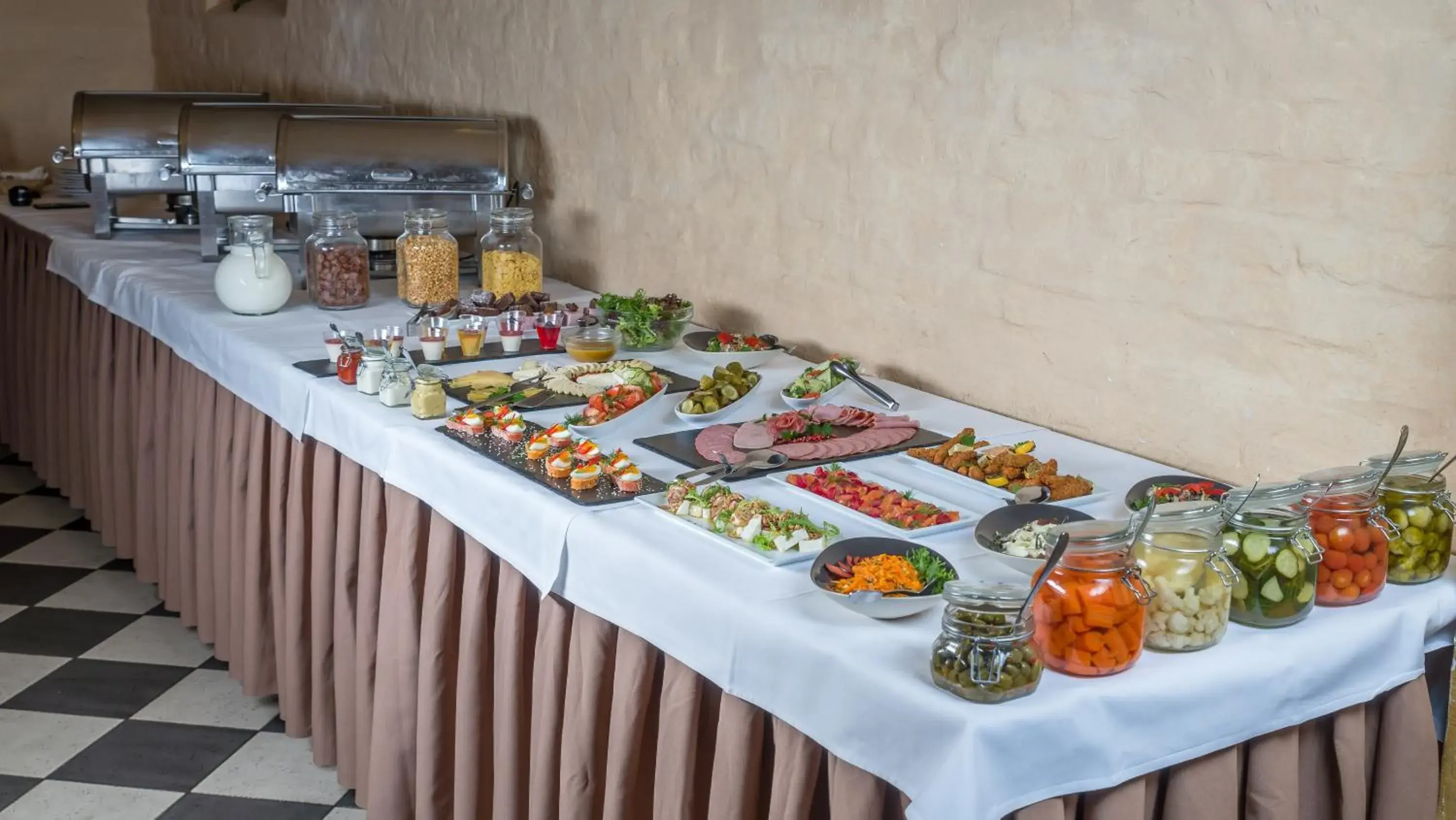 Buffet breakfast, Food in Daugirdas Old City Hotel