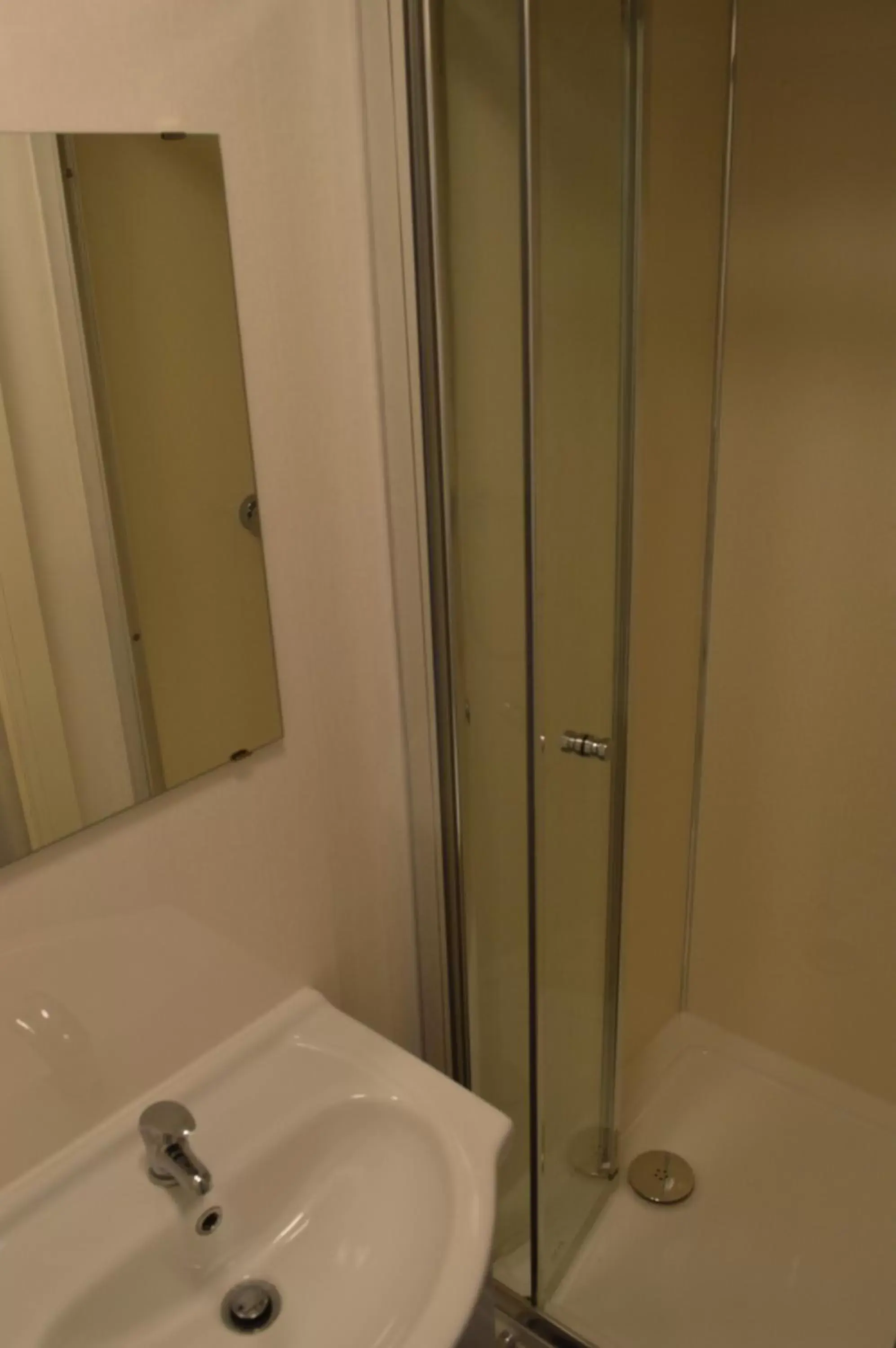 Shower, Bathroom in Bell Gate House