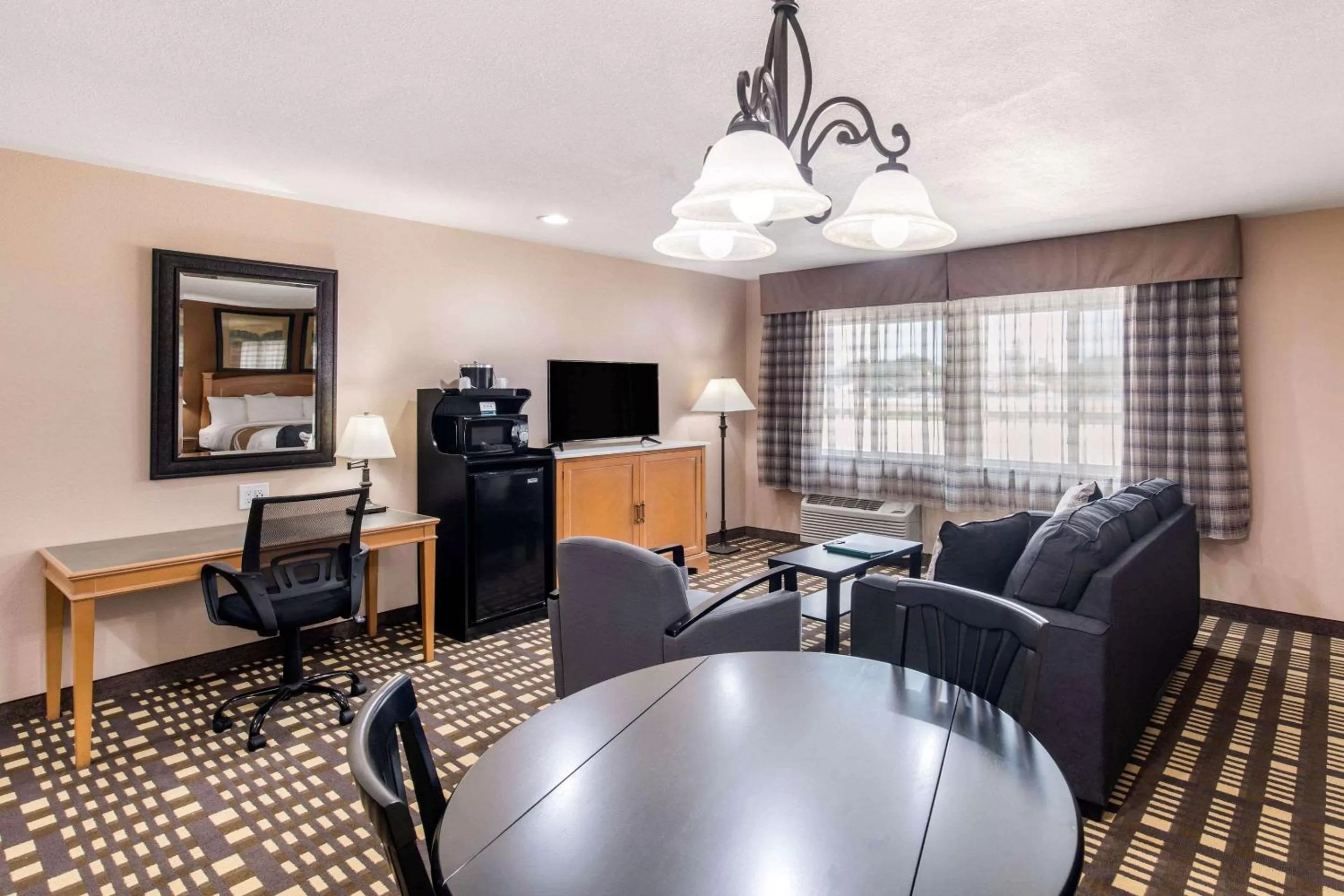 Photo of the whole room in Quality Inn & Suites Plano