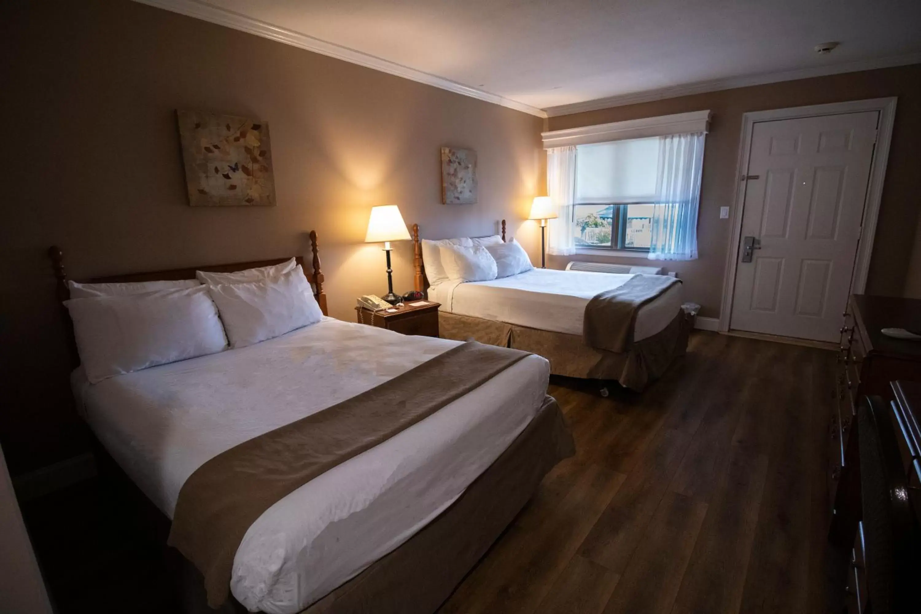 Bedroom, Bed in Inn on the Hudson