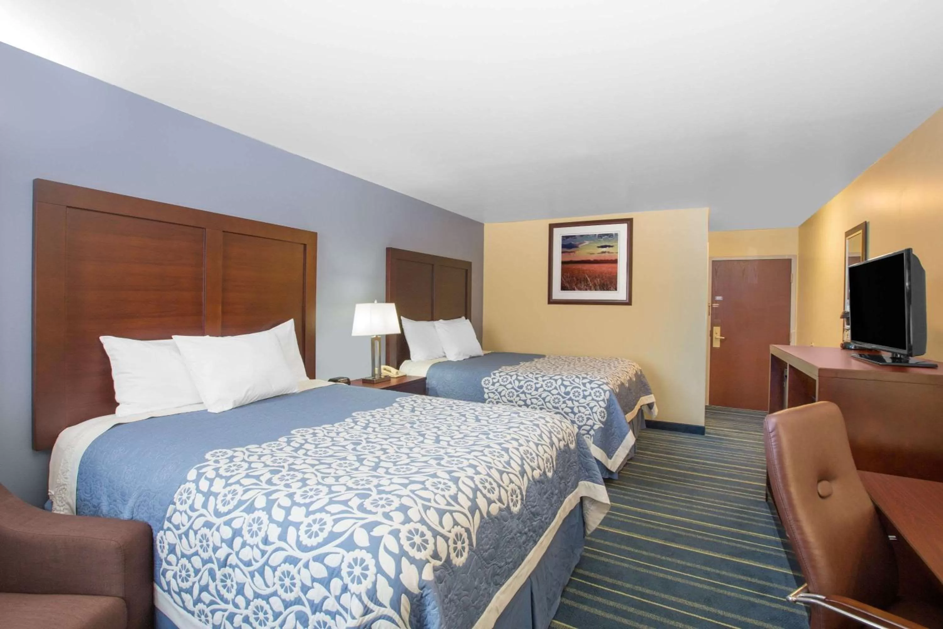 Photo of the whole room, Bed in Days Inn by Wyndham Grand Island