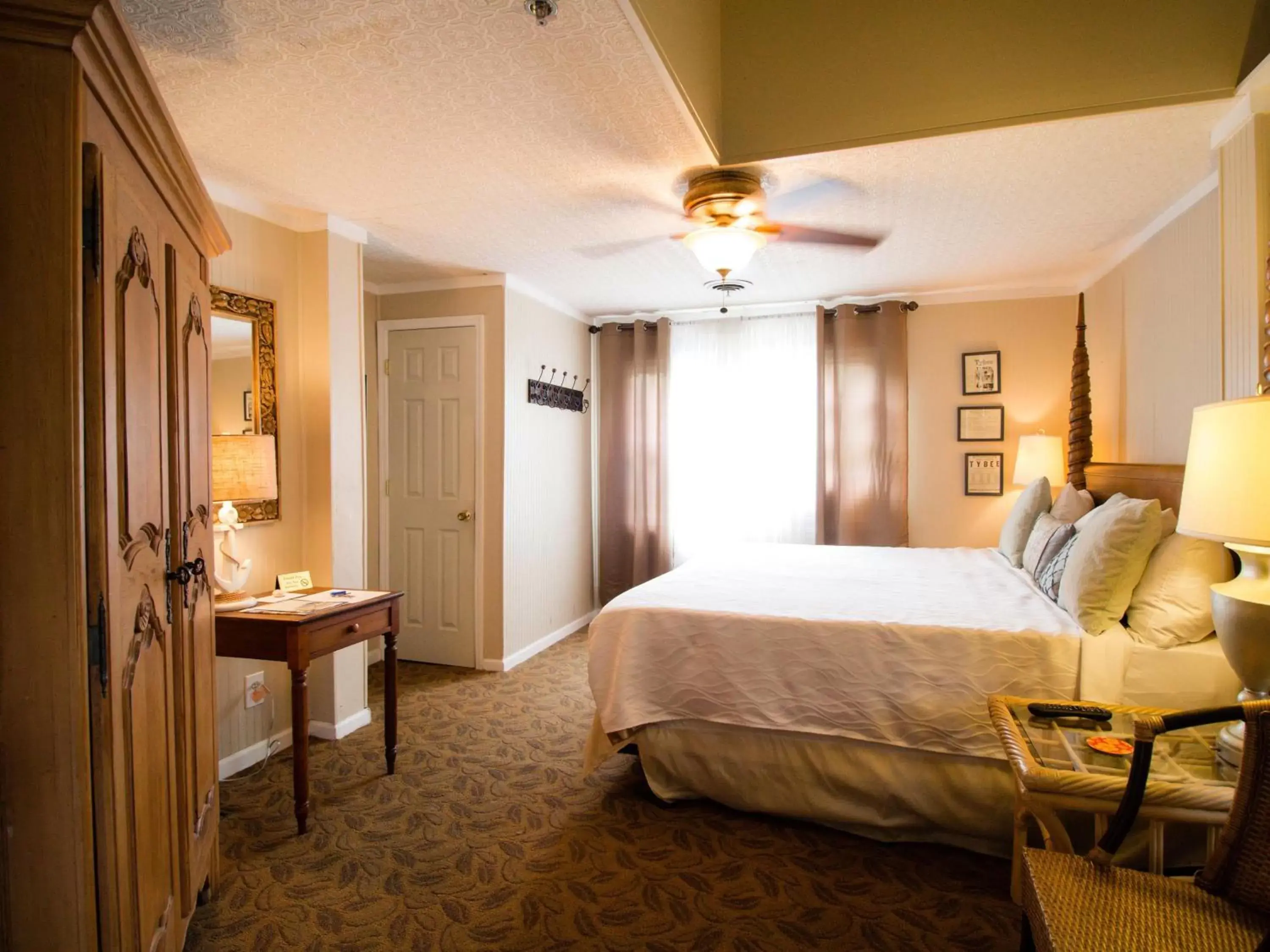 Bedroom, Bed in Tybee Island Inn Bed & Breakfast
