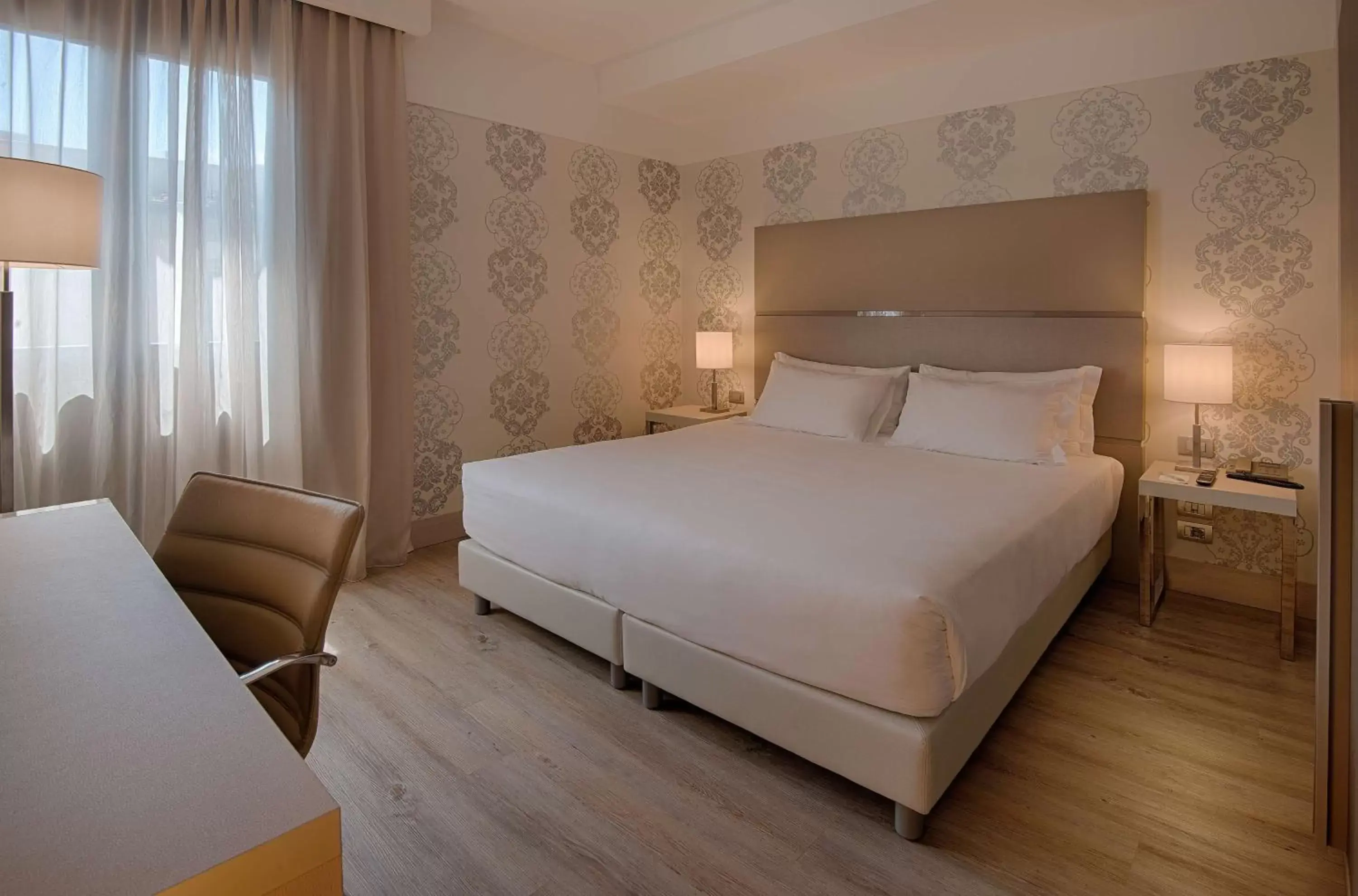 Bedroom, Bed in NH Firenze