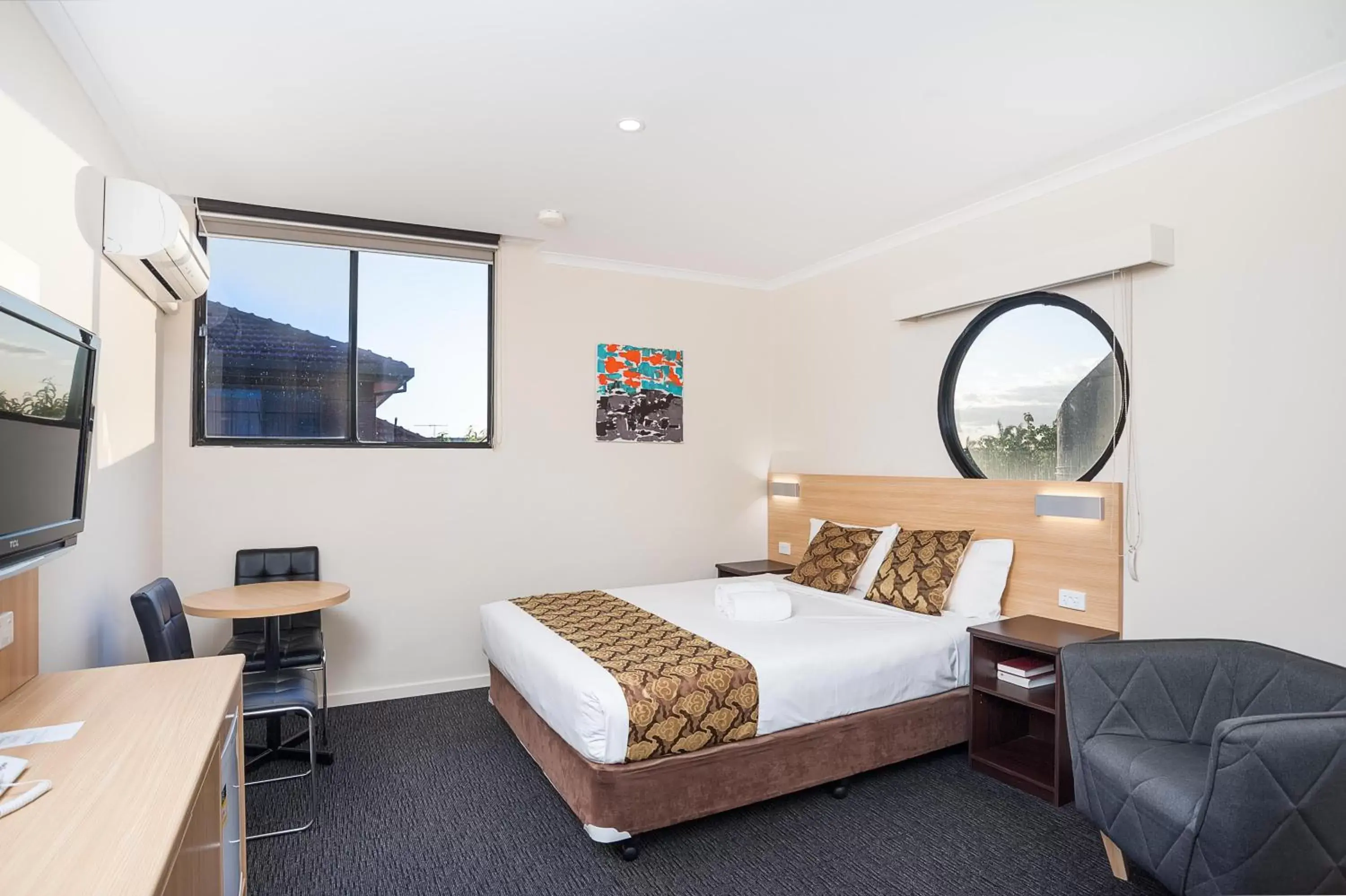 Bedroom in Best Western Mahoneys Motor Inn
