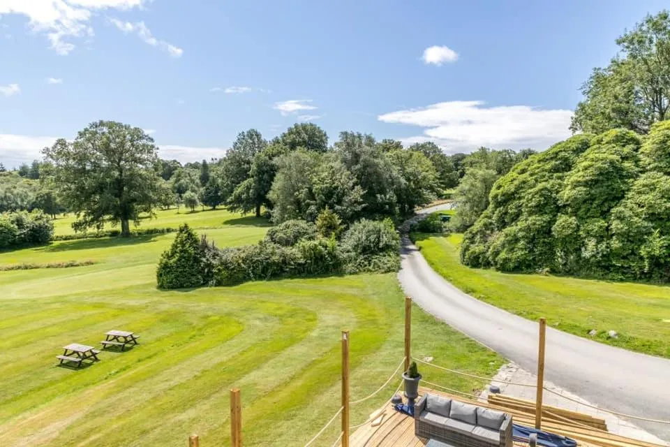 Garden view in Welbeck Manor and Golf