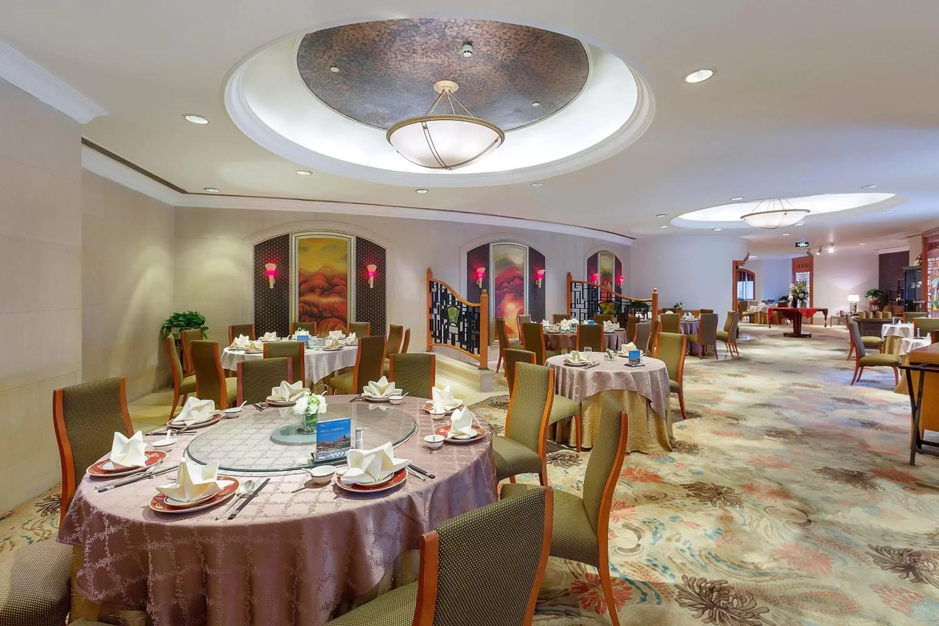 Restaurant/Places to Eat in Sheraton Chengdu Lido Hotel