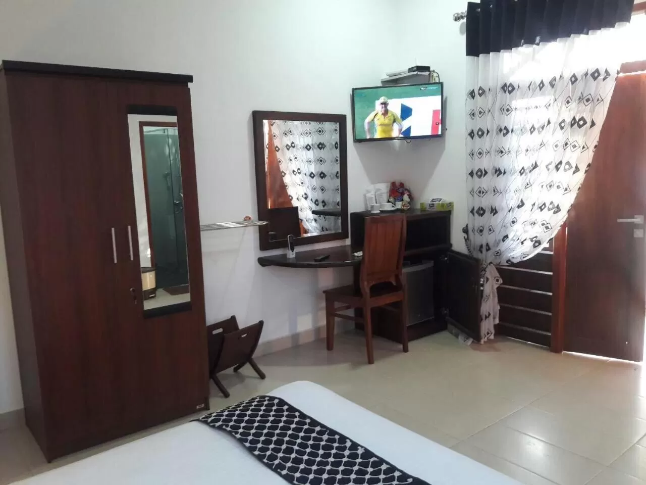 Coffee/tea facilities, TV/Entertainment Center in Dedunu Home Bentota