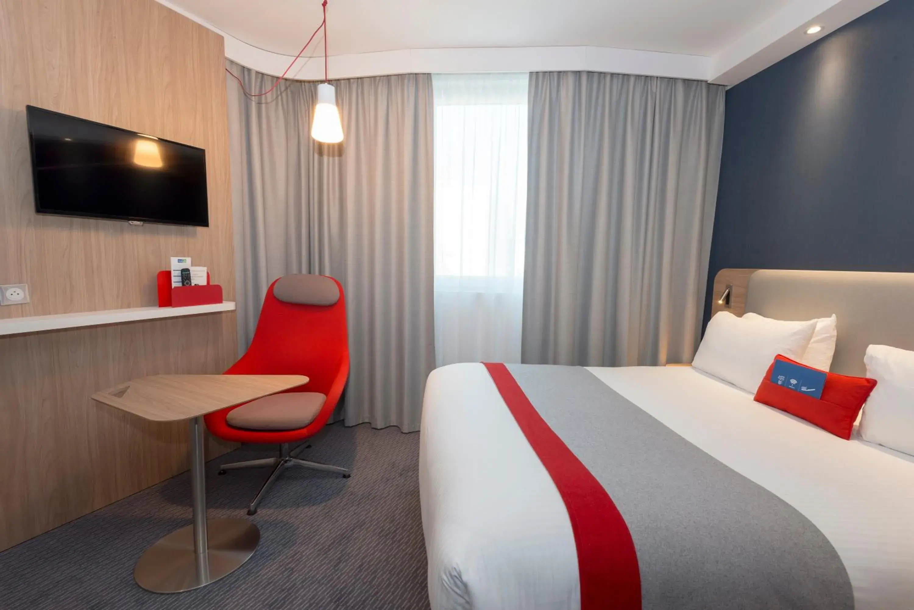 Bed in Holiday Inn Express Paris - Velizy