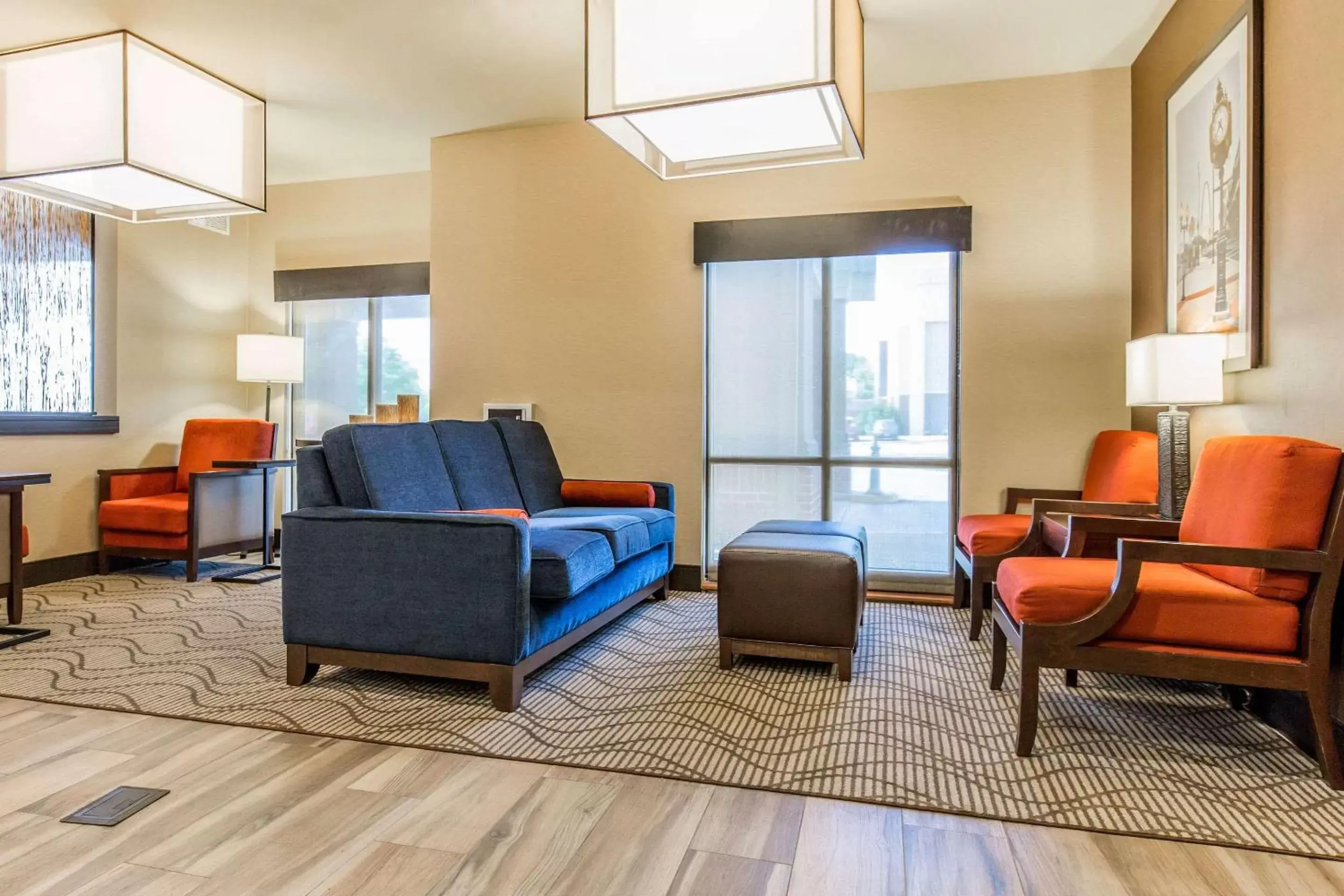 Lobby or reception, Seating Area in Comfort Suites Fairview Heights