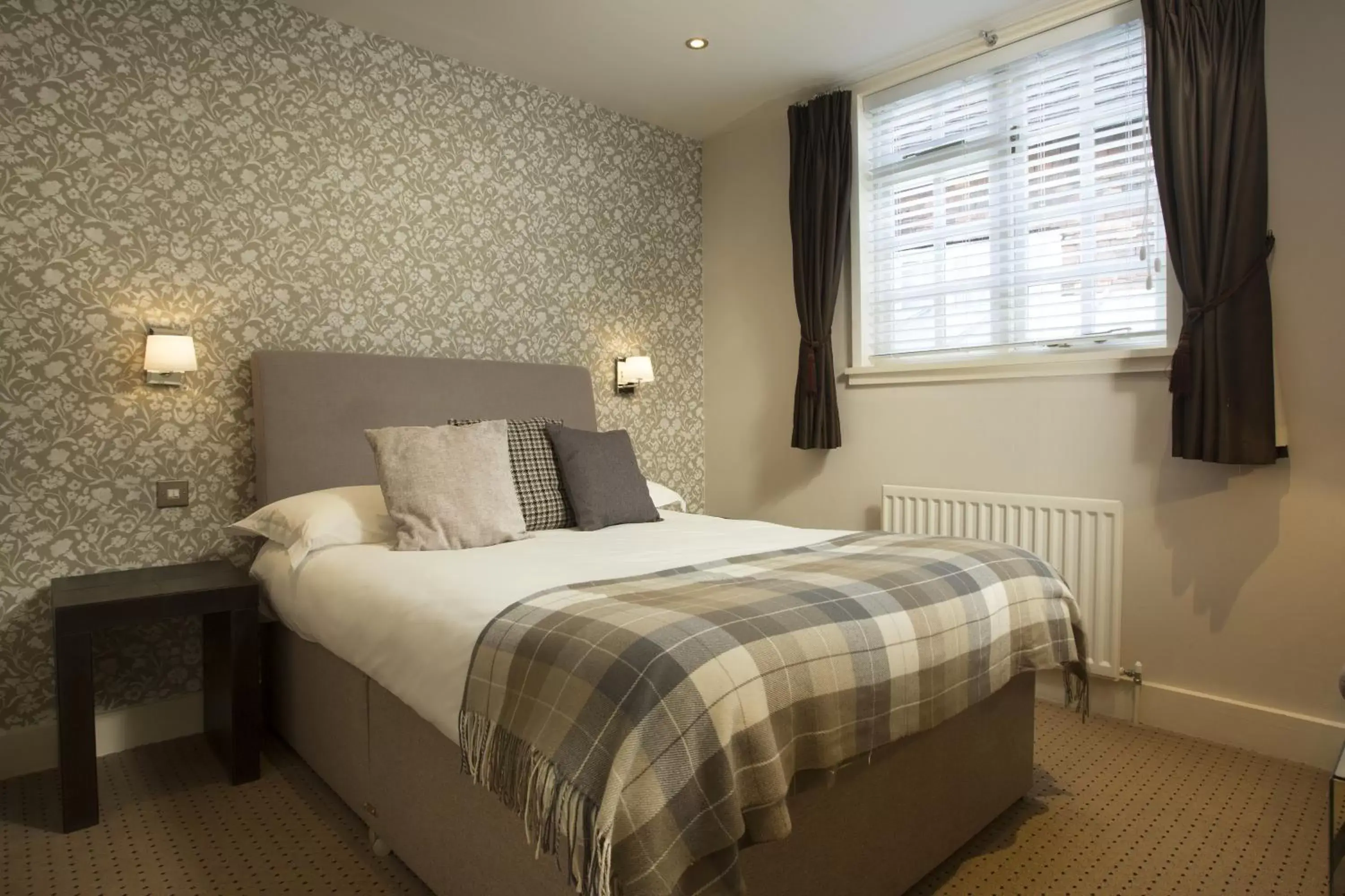 Bedroom, Bed in The George Hotel & Brasserie, Cranbrook
