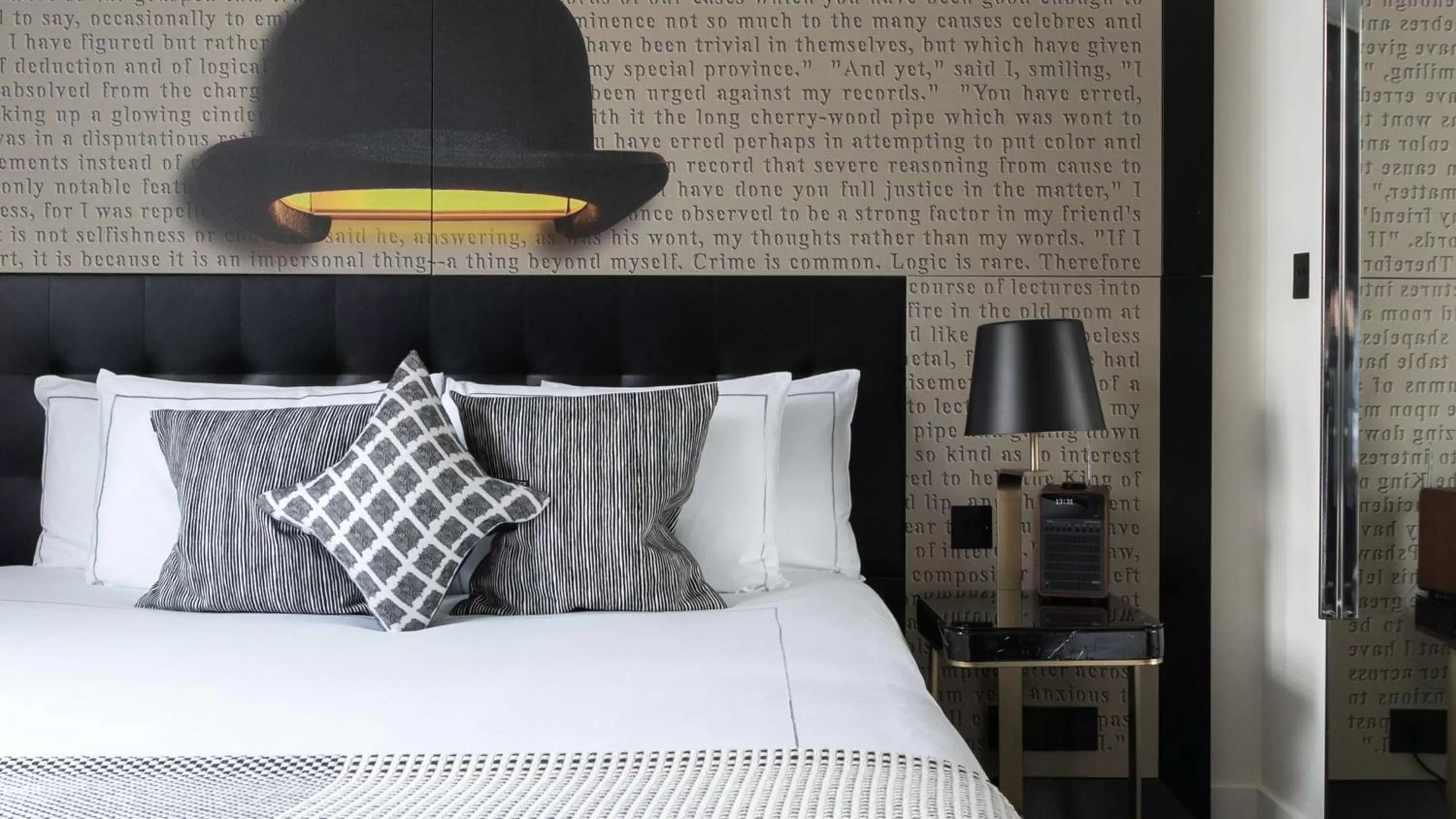 Bedroom, Bed in Holmes Hotel London