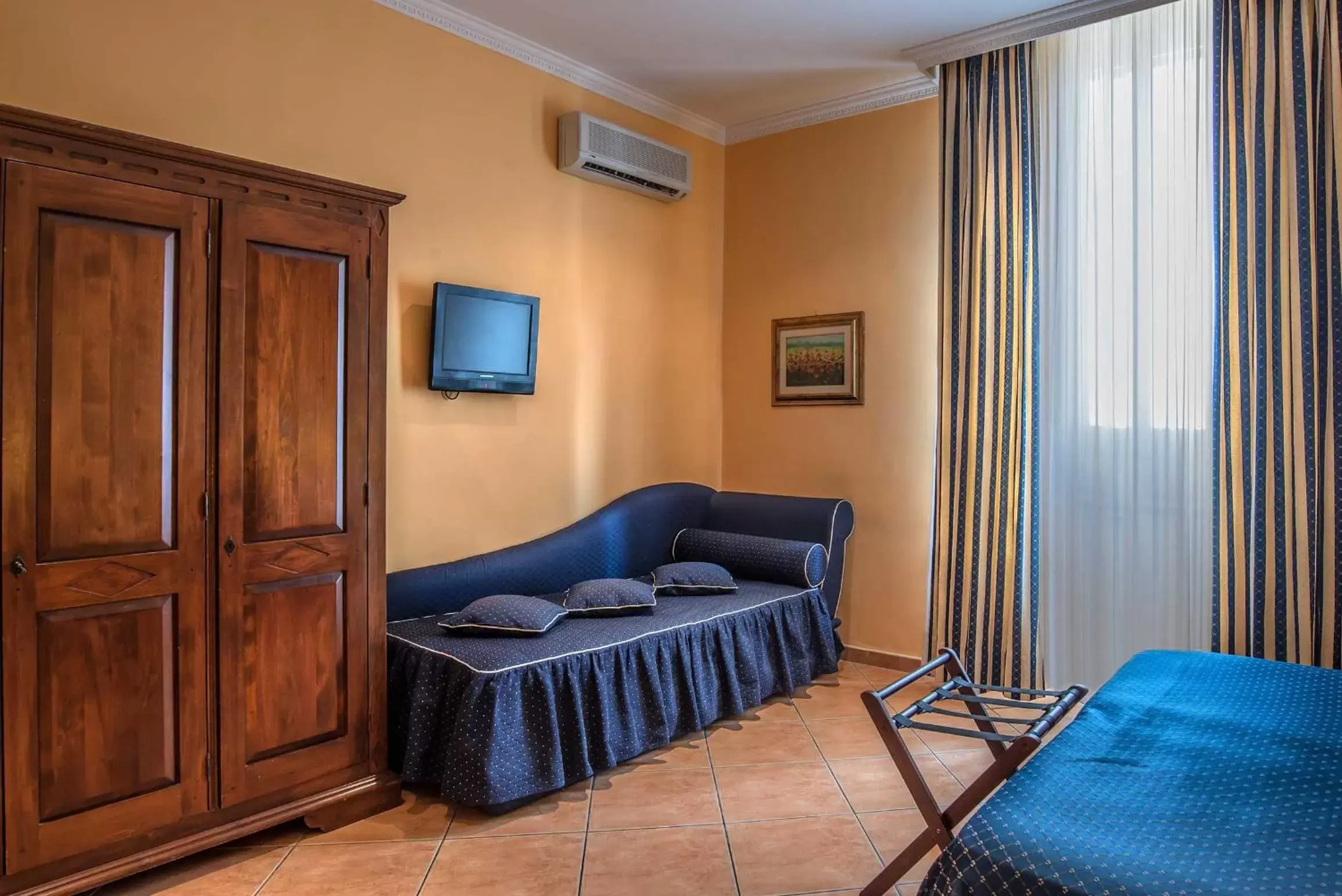 Photo of the whole room, Seating Area in Hotel Caracciolo