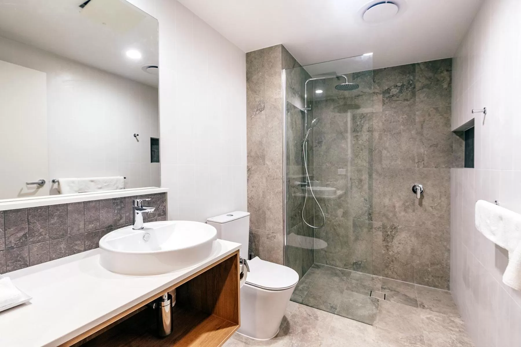 Bathroom in Quality Hotel City Centre