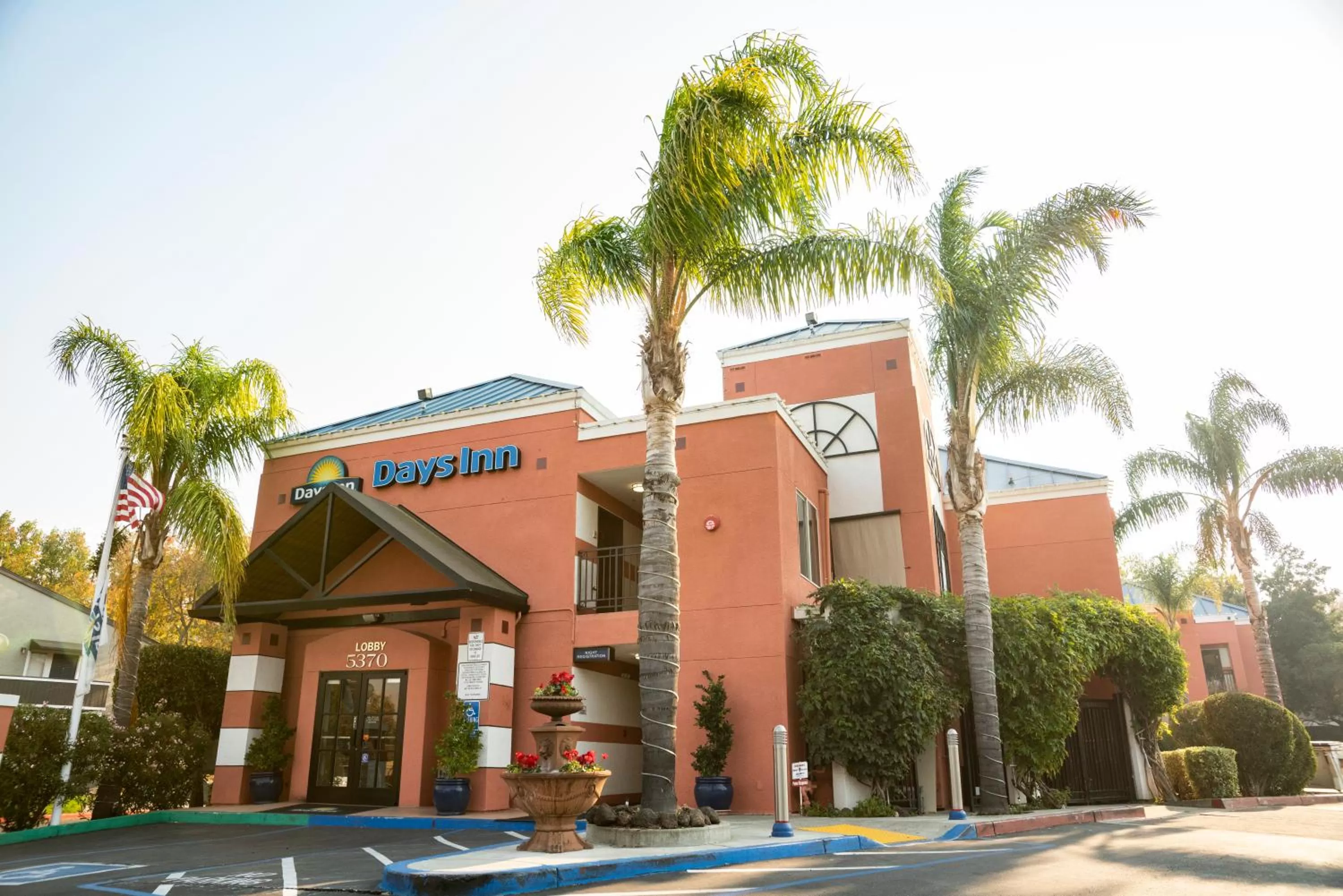 Facade/entrance in Days Inn by Wyndham Concord