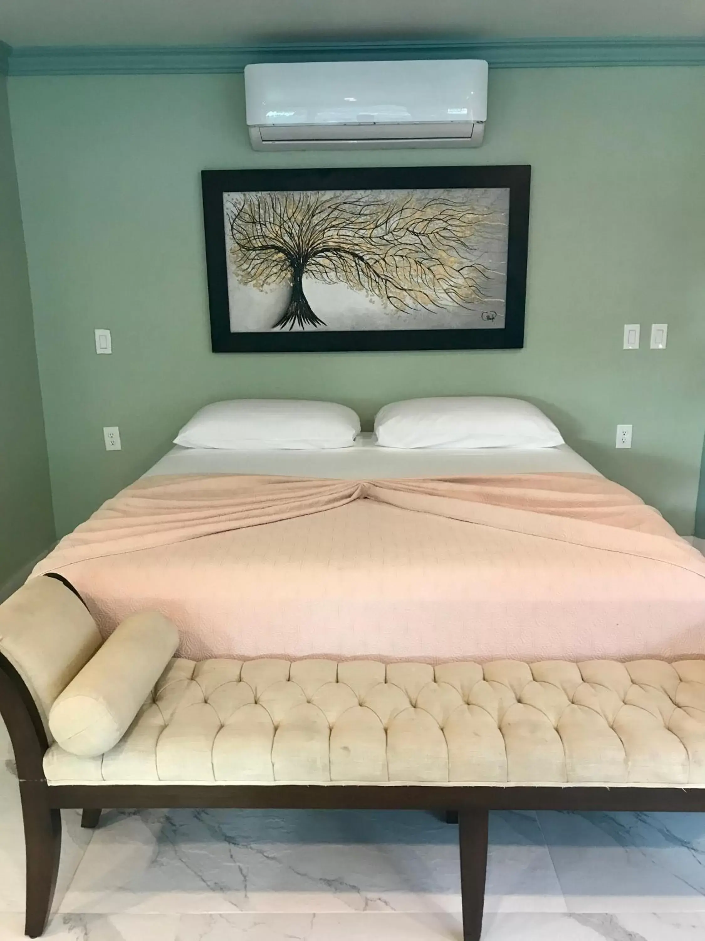 Bed in South Shore Villa Armonia Luxury Boutique