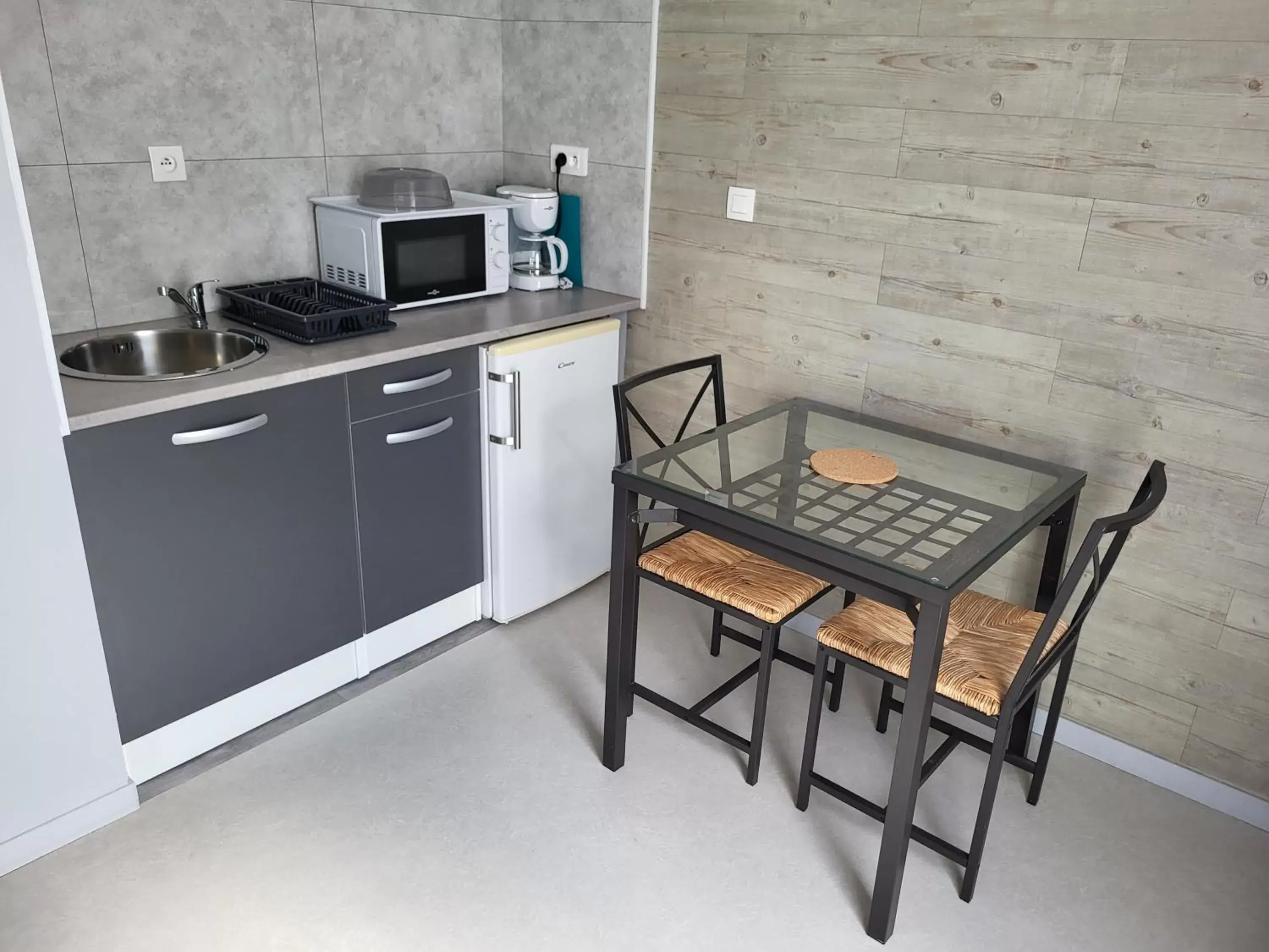 Kitchen/Kitchenette in Hôtel Le Verger