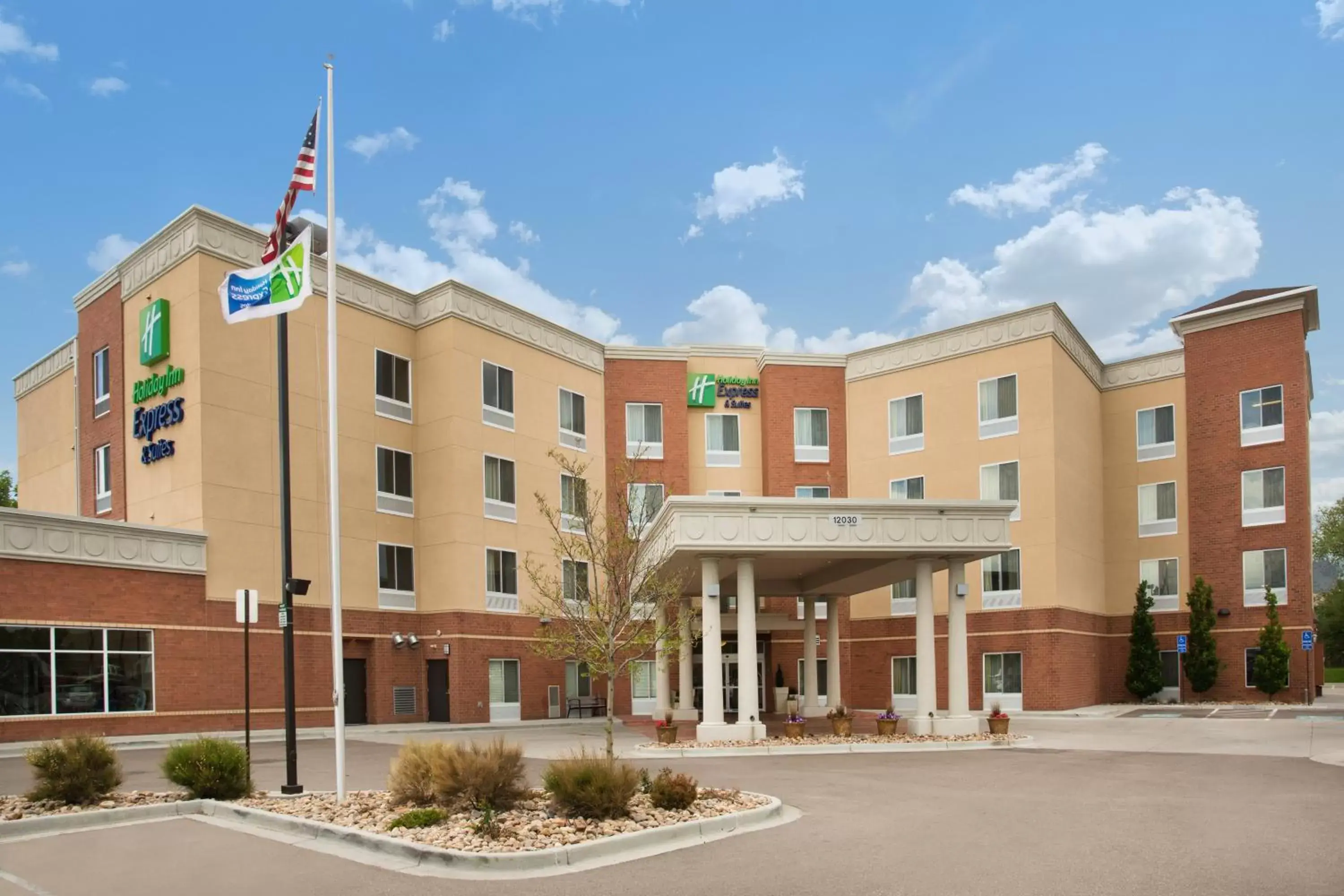 Property Building in Holiday Inn Express & Suites Denver North - Thornton, an IHG Hotel