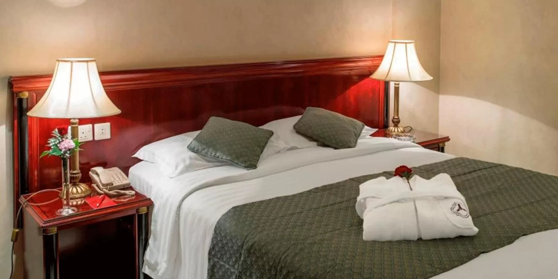 Photo of the whole room, Bed in Crowne Plaza Riyadh Palace by IHG