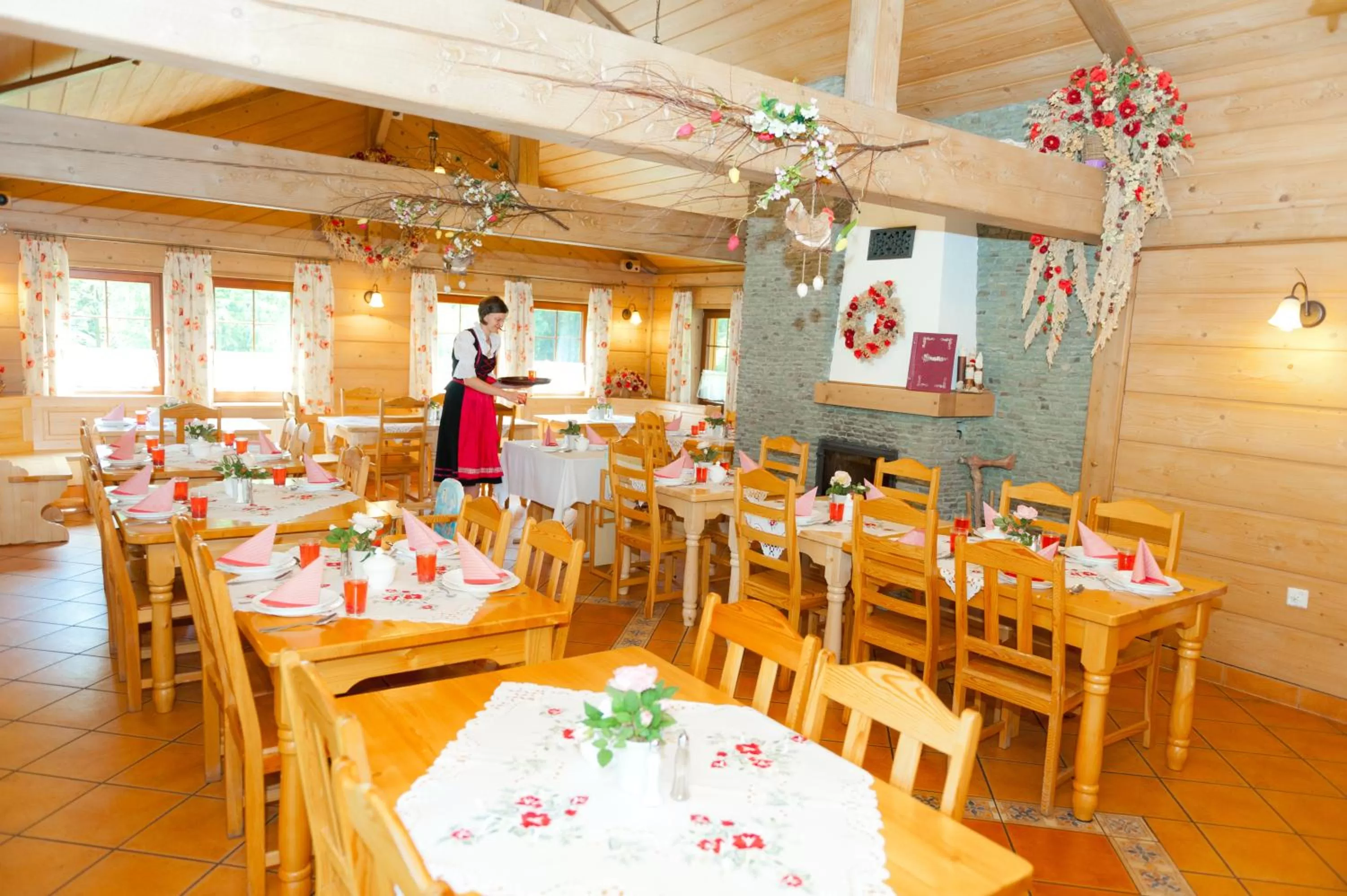 Restaurant/Places to Eat in Karina