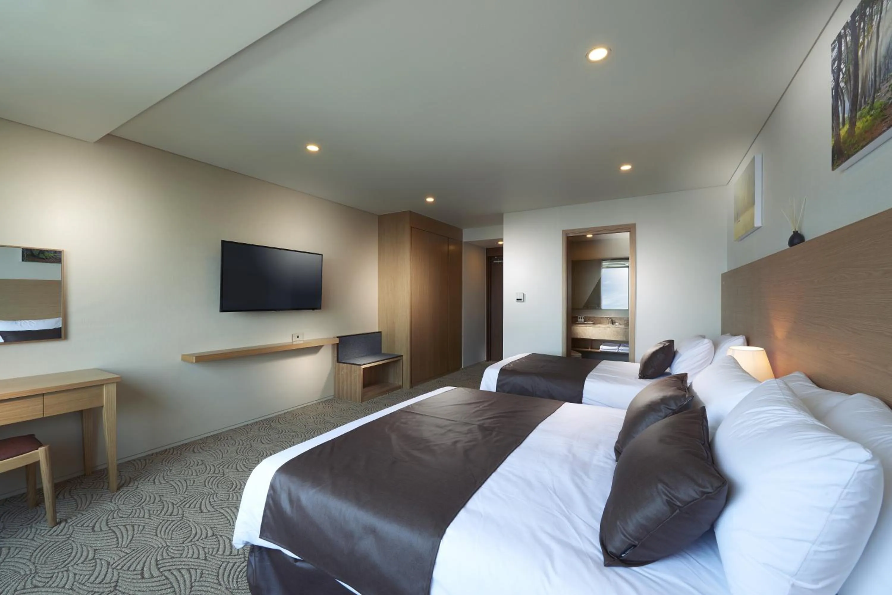 Bedroom, Bed in Benikea Jungmun Hotel