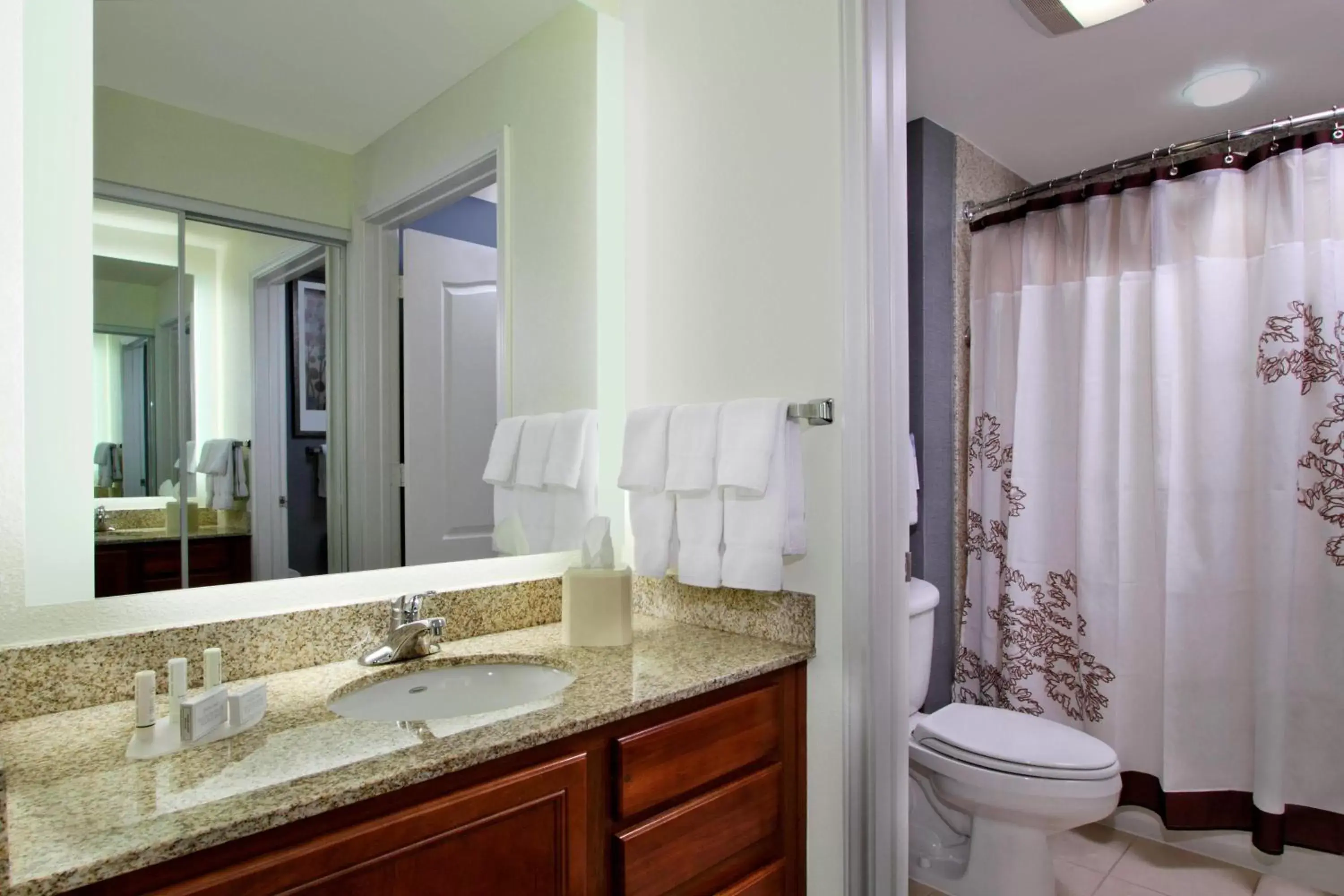 Bathroom in Residence Inn DFW Airport North/Grapevine