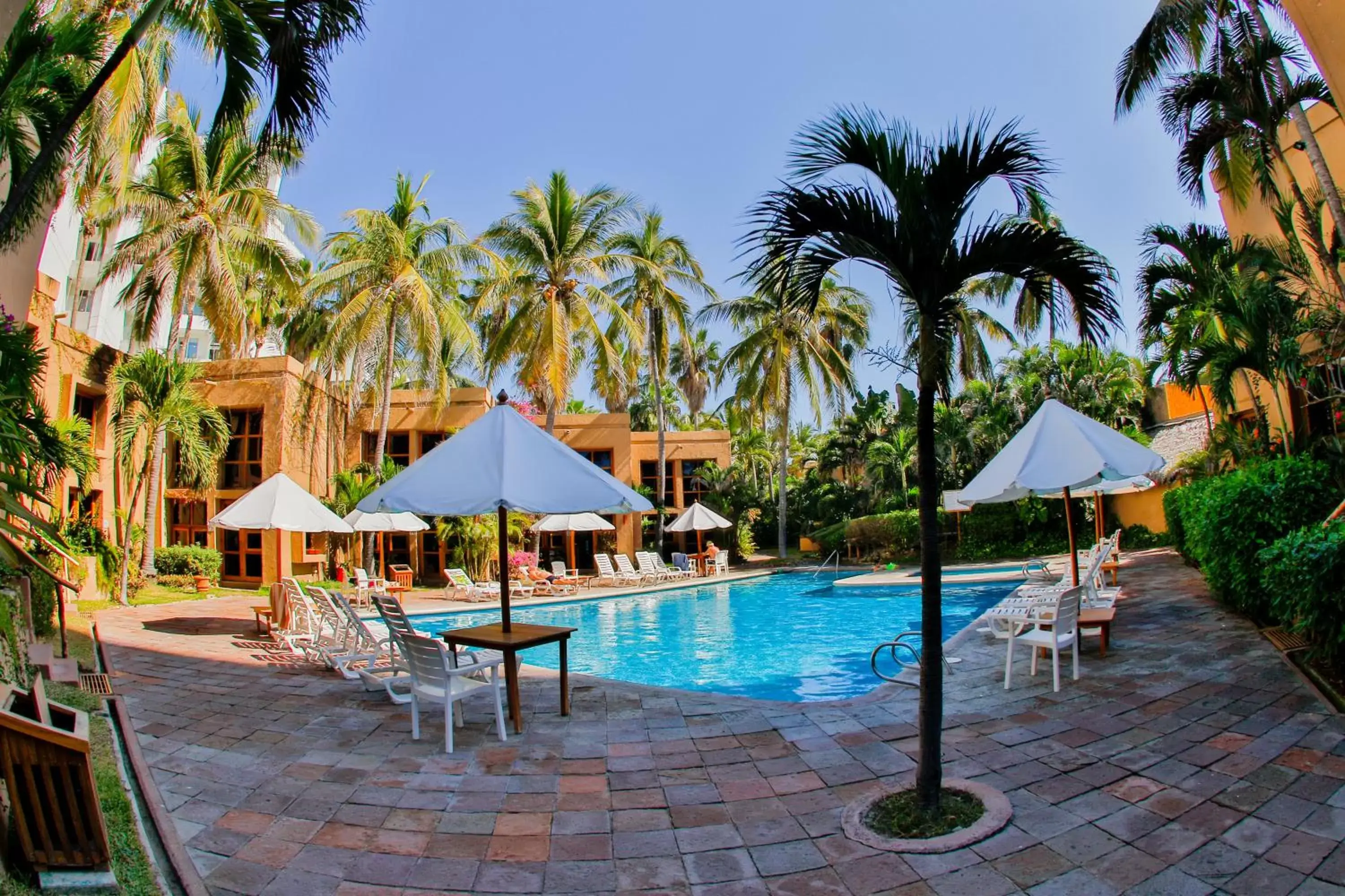 Swimming Pool in Villas El Rancho Green Resort