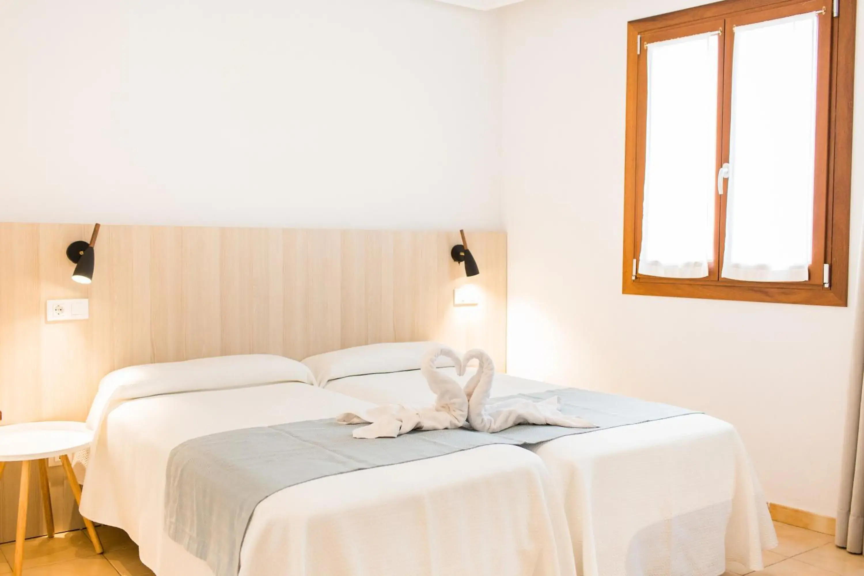 Bedroom, Bed in Petit Hotel Ciutadella