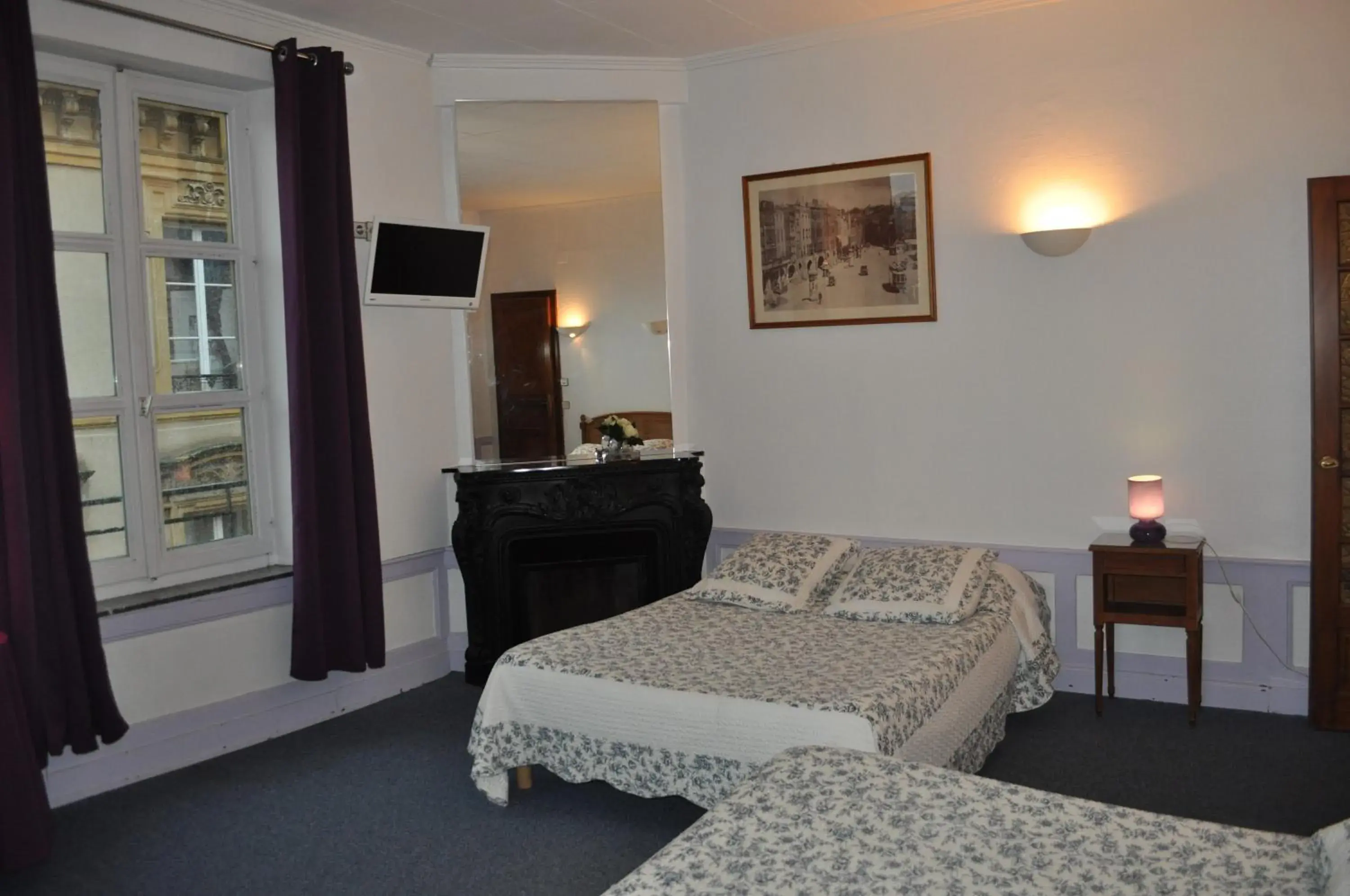 Photo of the whole room, Room Photo in Hôtel du Centre