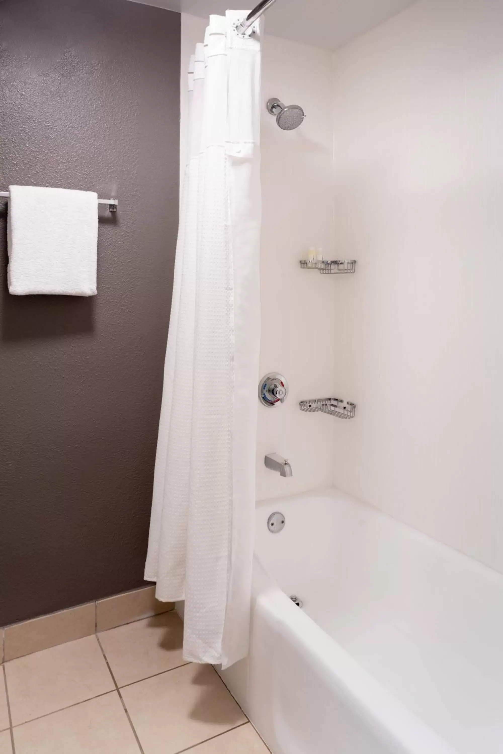 Bathroom in Courtyard by Marriott West Palm Beach