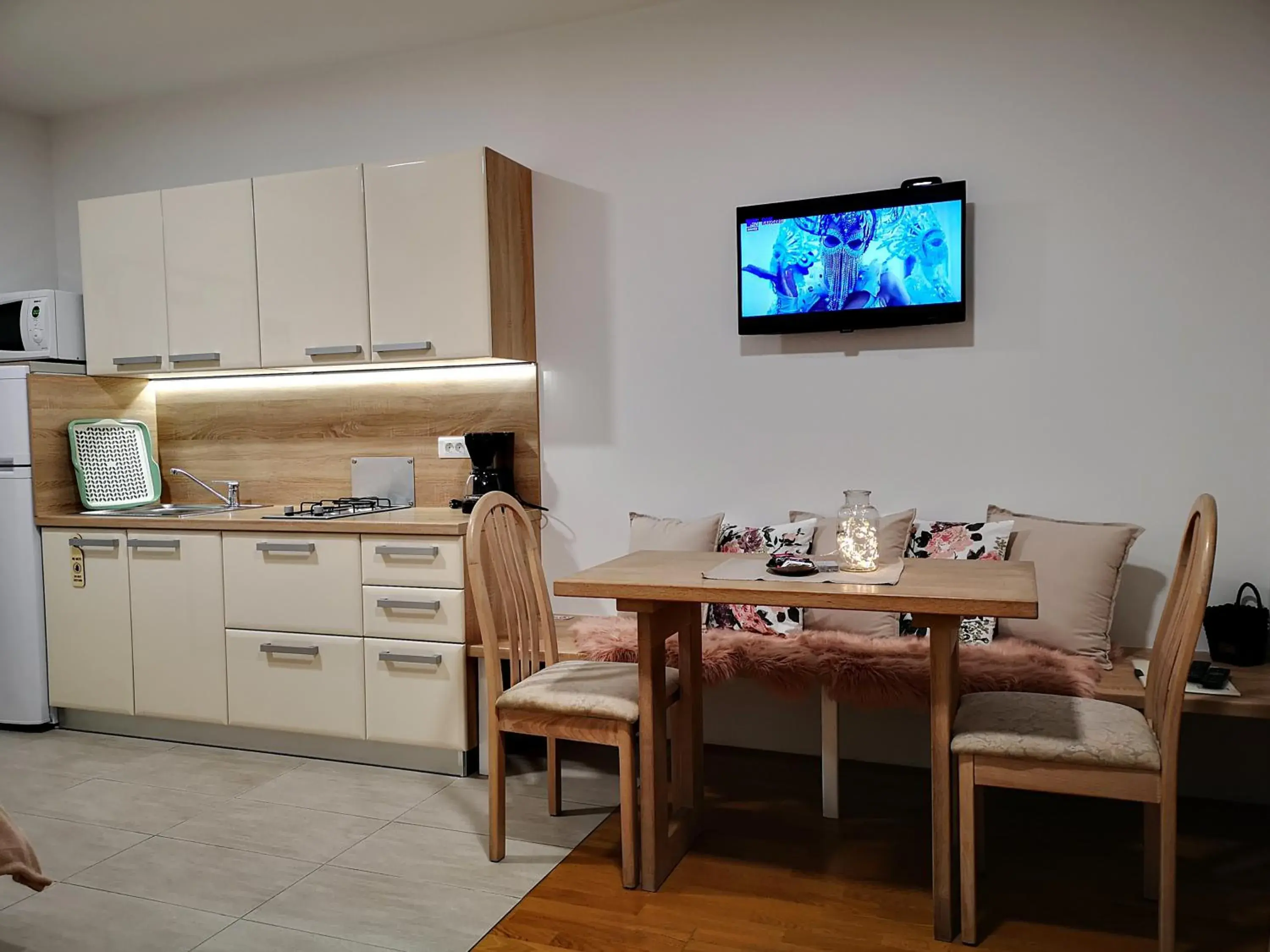Kitchen or kitchenette, Dining Area in PR`FIK Apartments