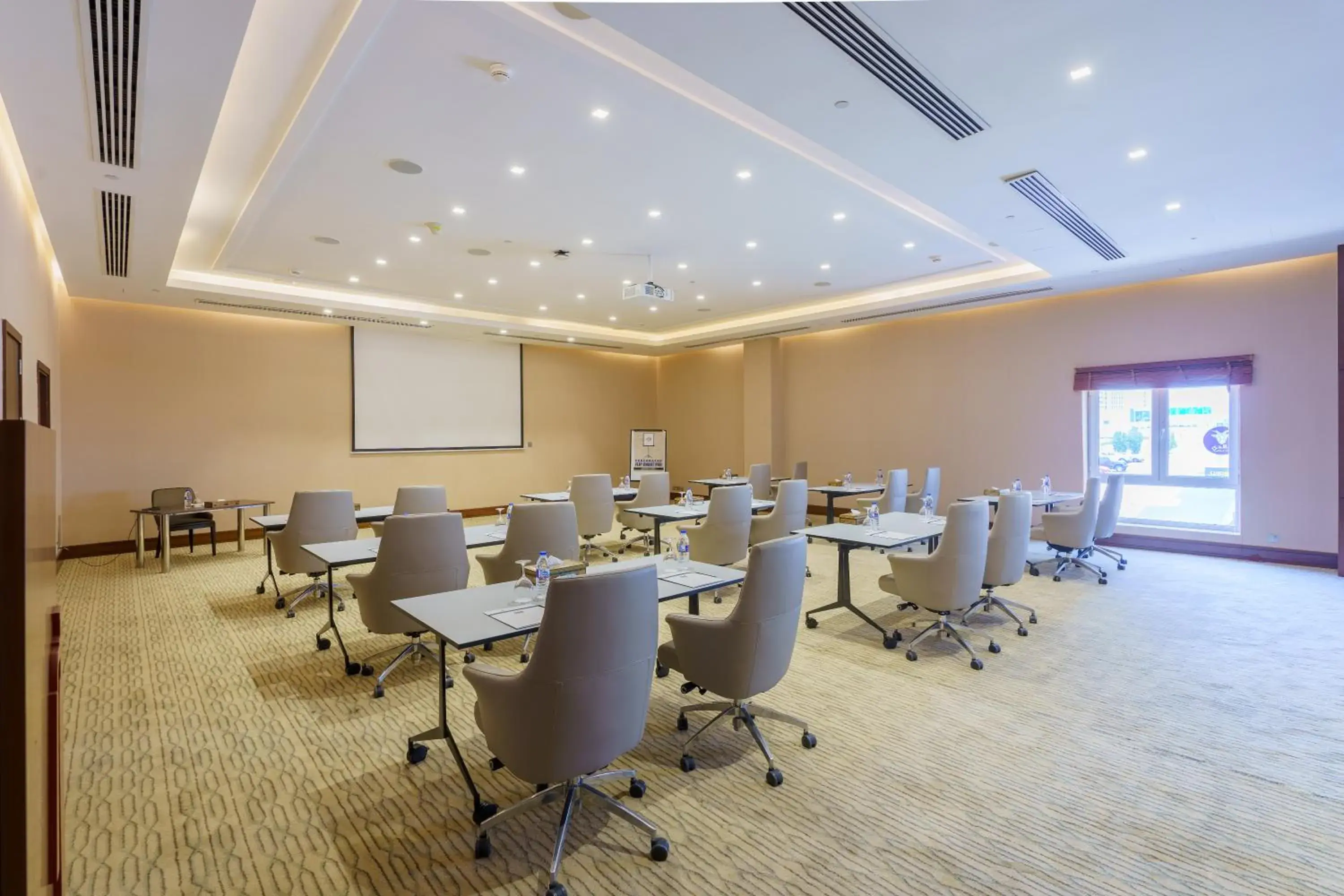 Meeting/conference room in Levatio Hotel Muscat