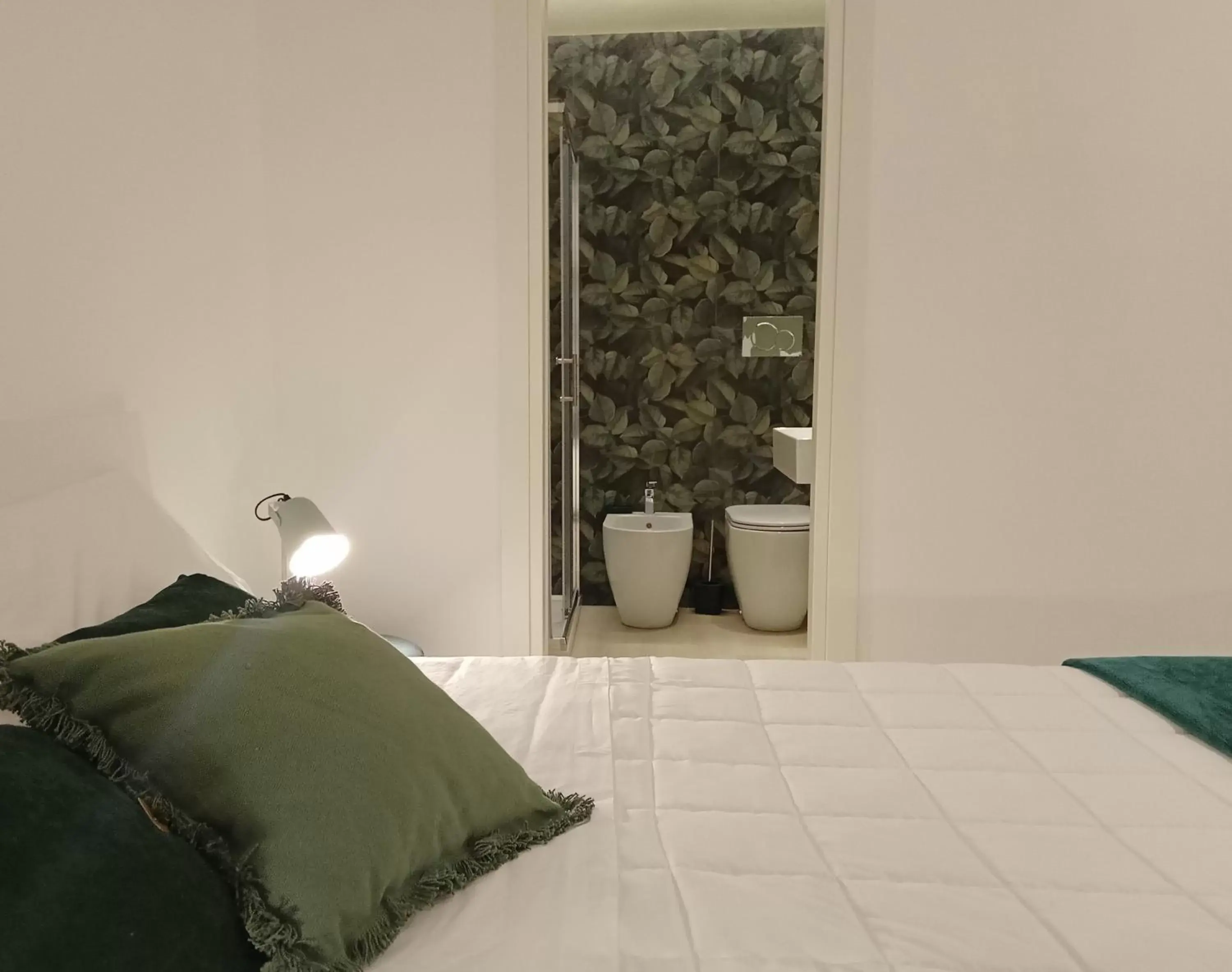 Photo of the whole room, Bed in Narciso boutique apartment