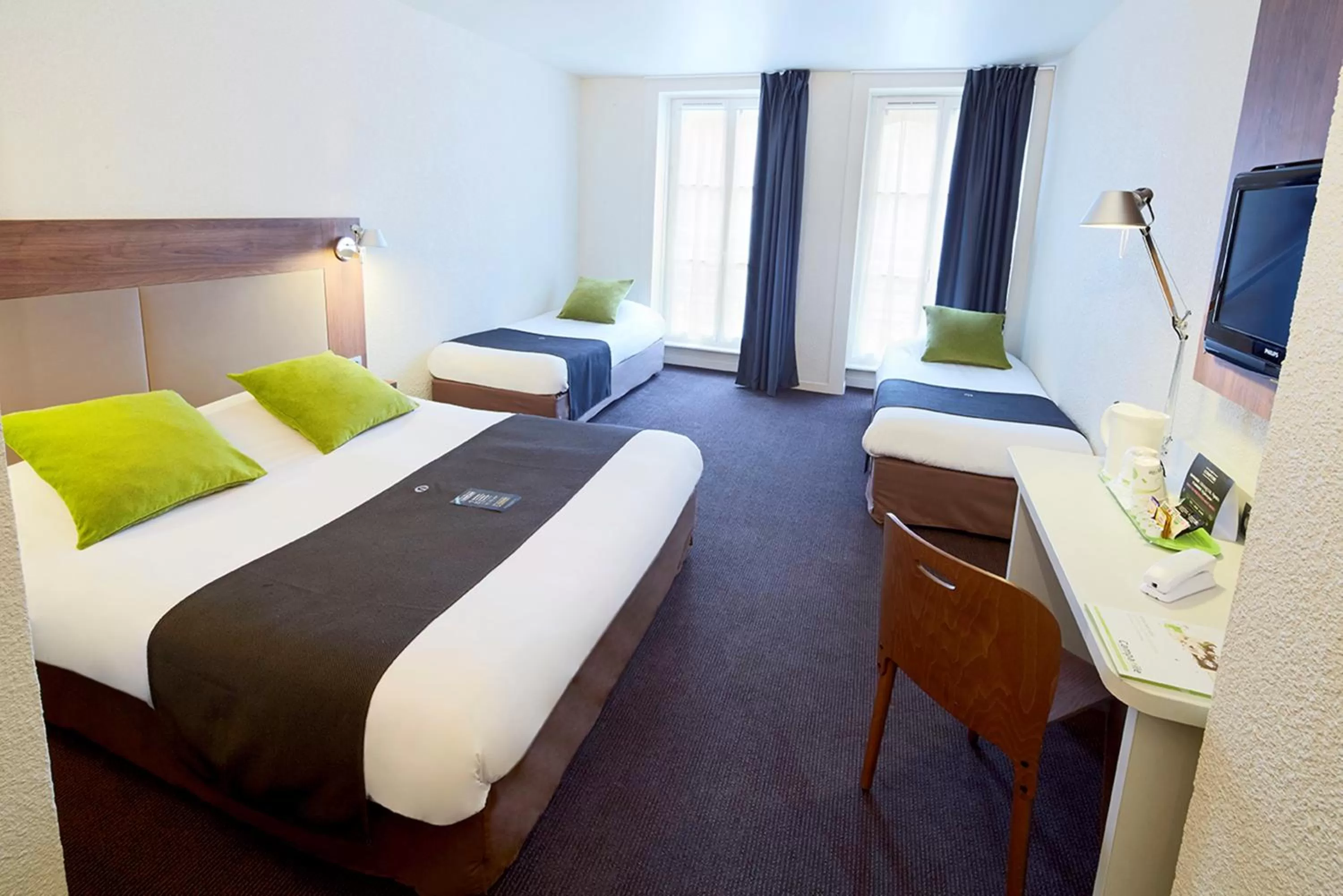 3 Single Beds - Room Next Generation in Campanile Lyon Centre - Gare Perrache - Confluence