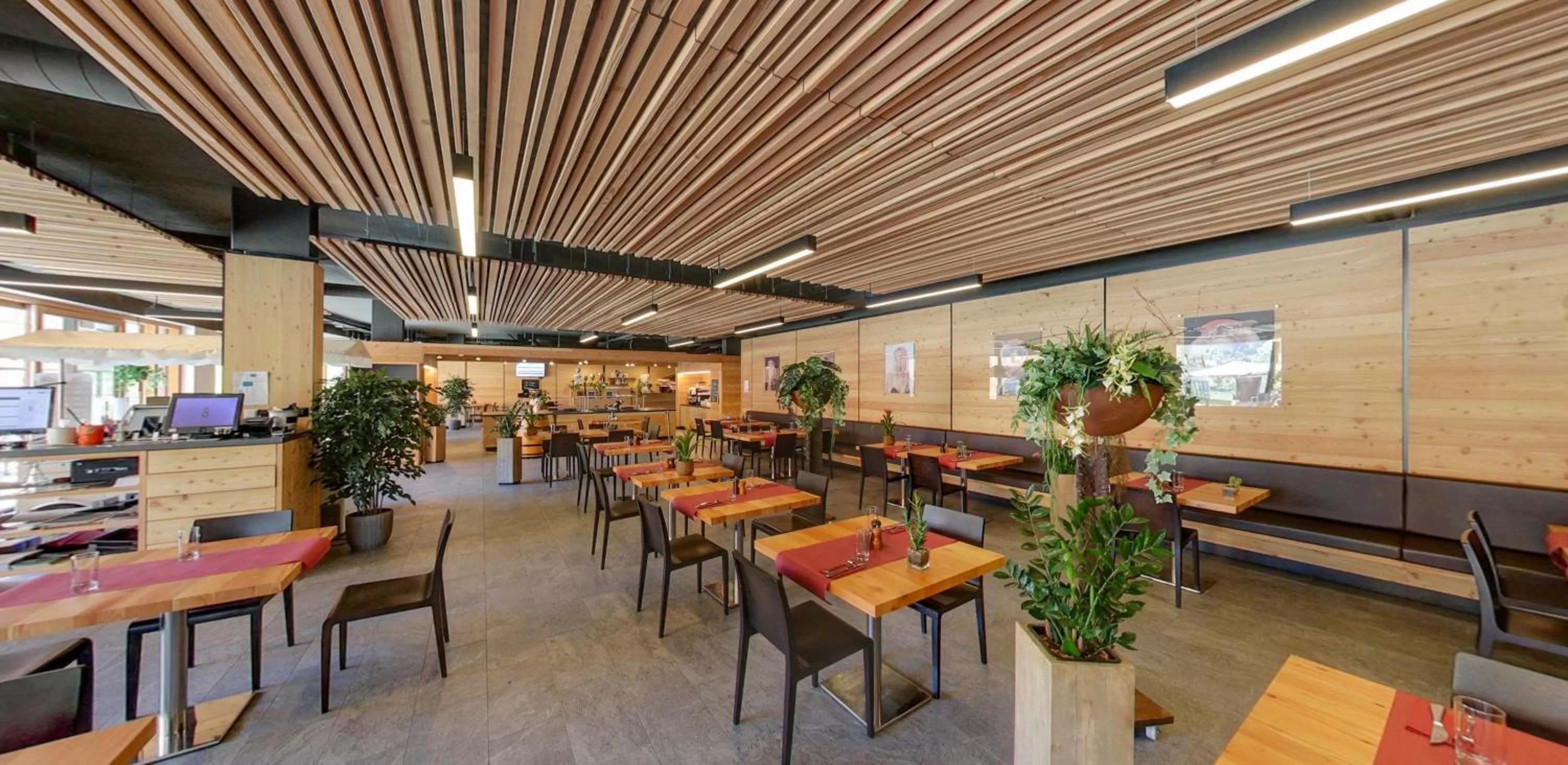 Restaurant/places to eat in Catrina Resort