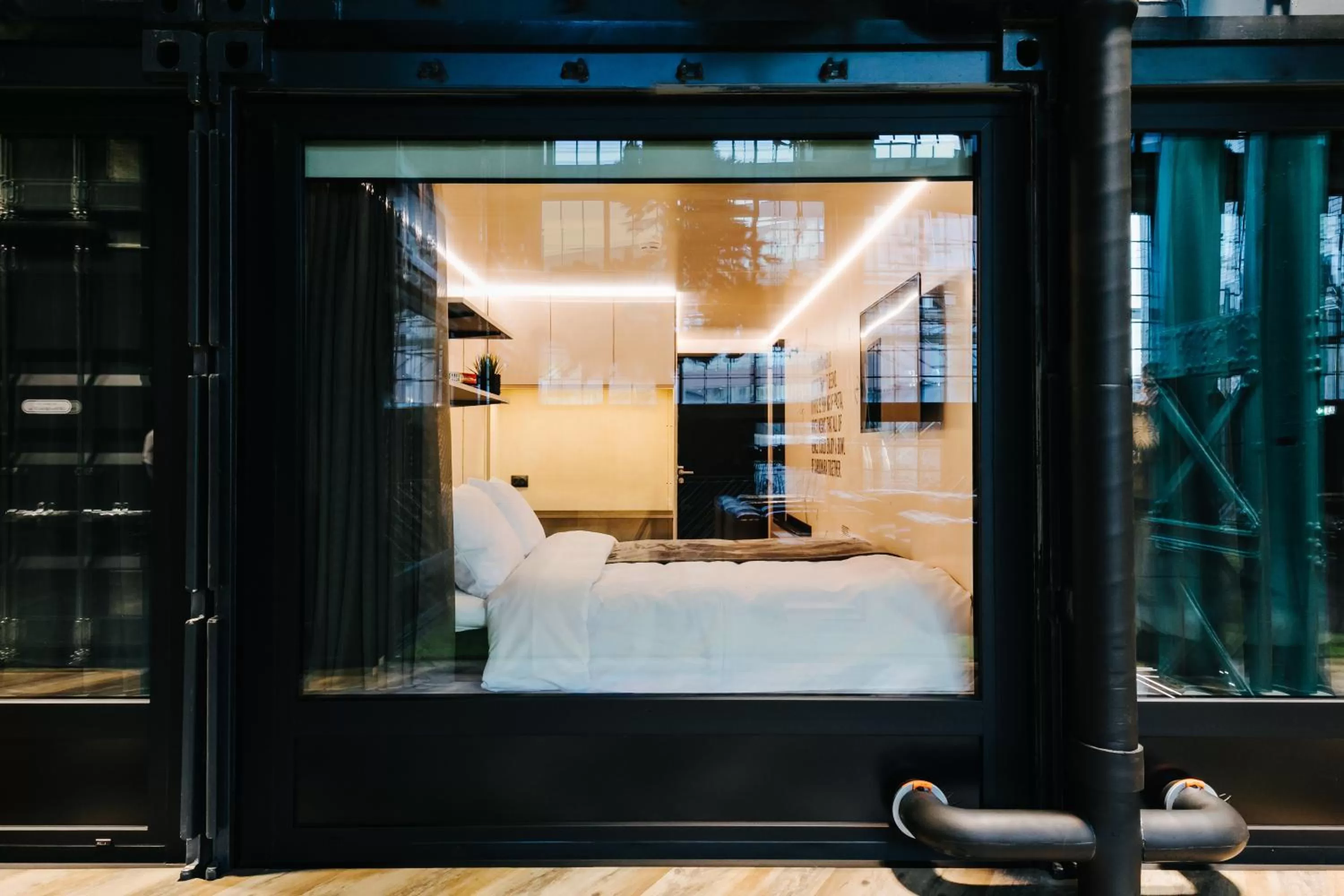 Photo of the whole room in Hektor Container Hotel