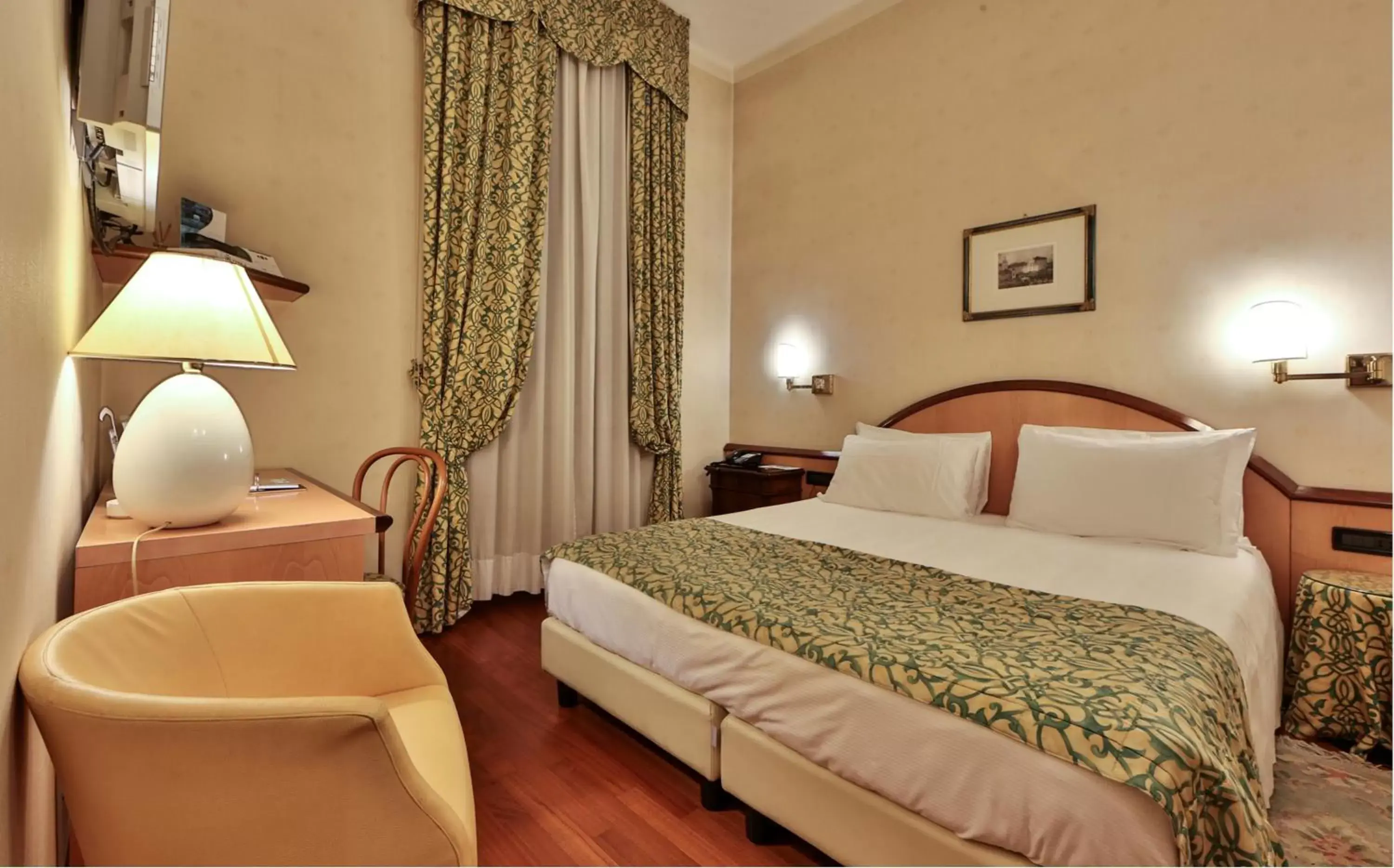 Bedroom in Best Western Plus Hotel Genova
