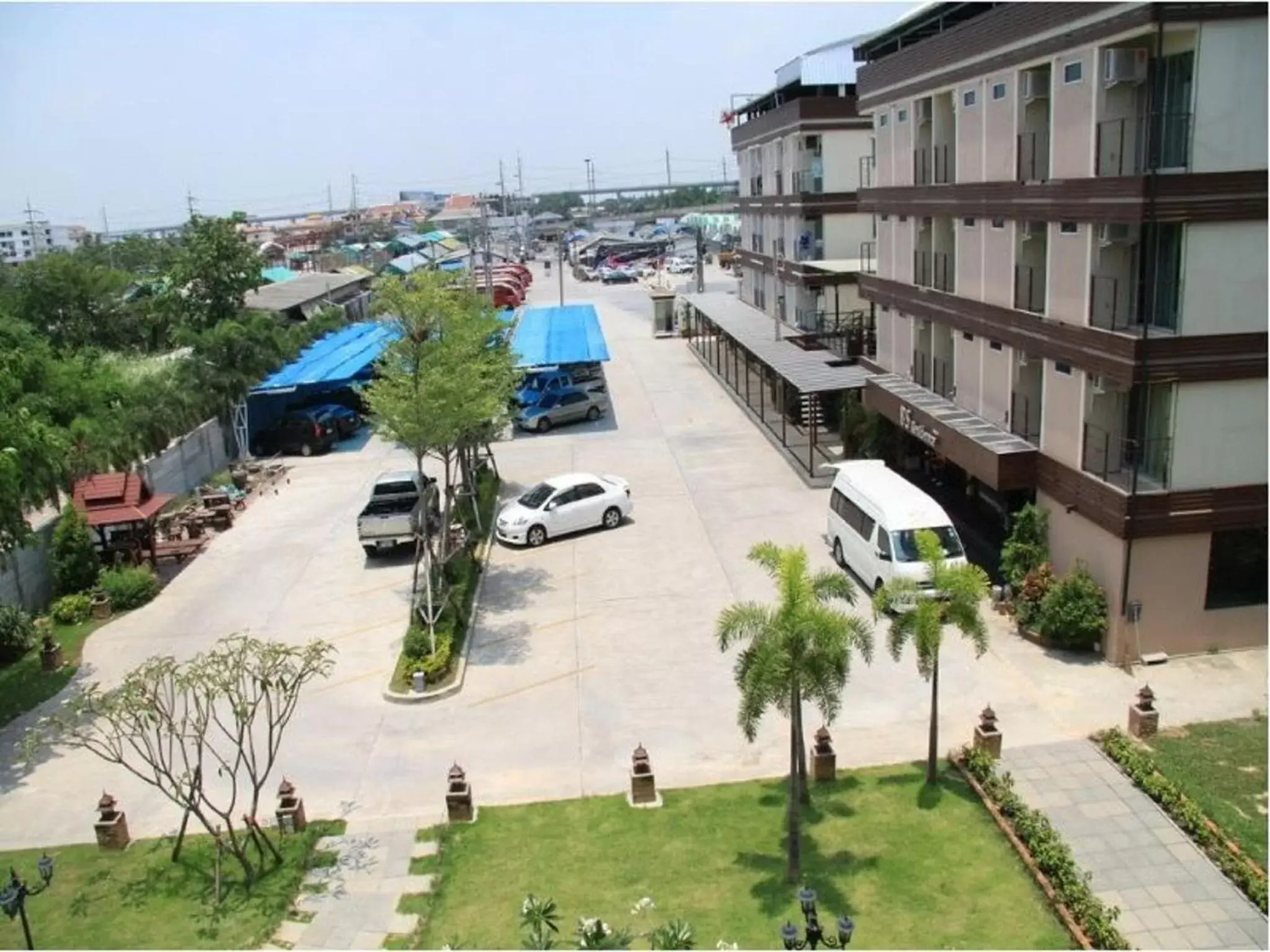 Facade/entrance, Pool View in BS Residence Suvarnabhumi - SHA Extra Plus