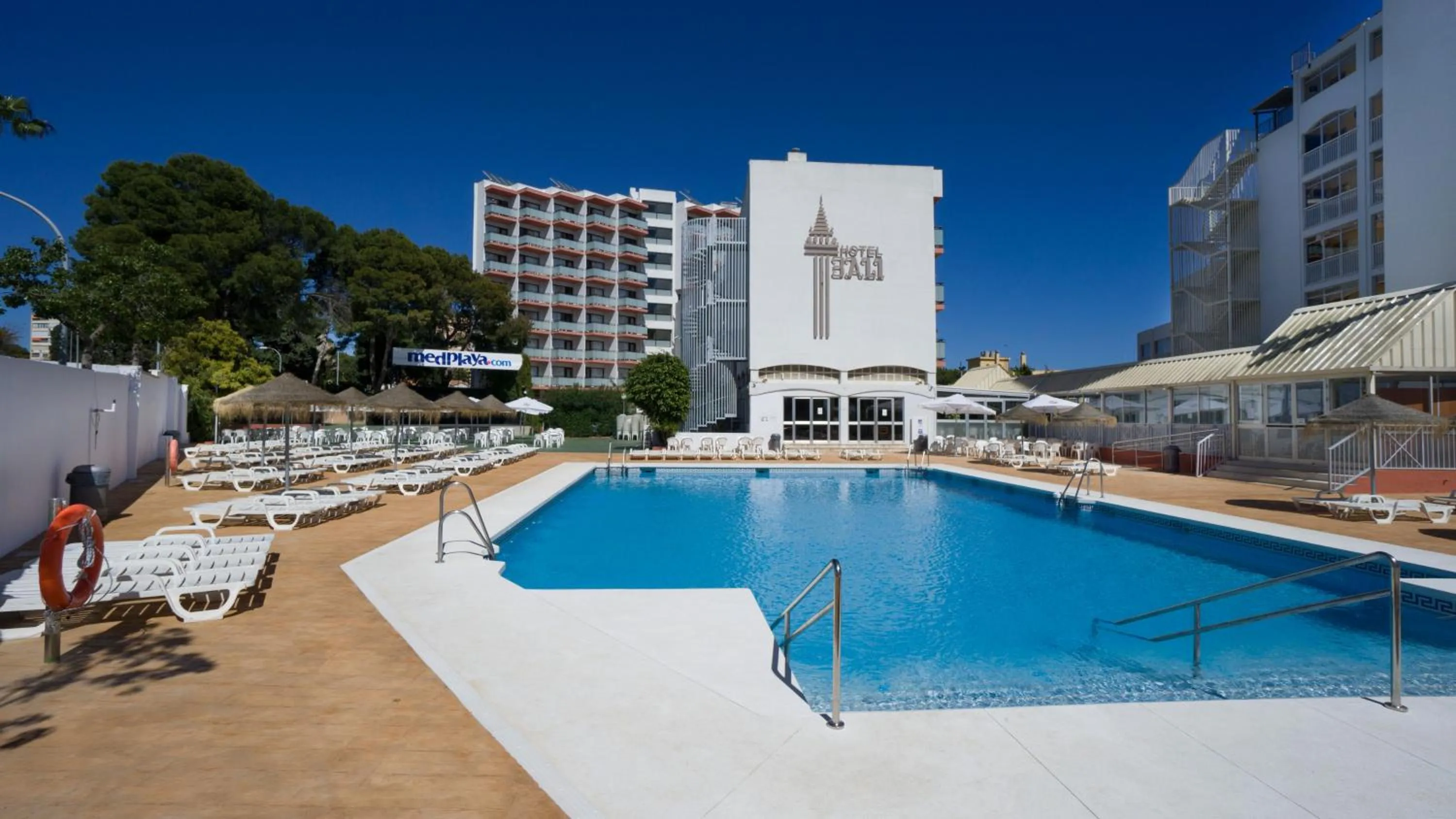 Swimming pool in Medplaya Hotel Bali