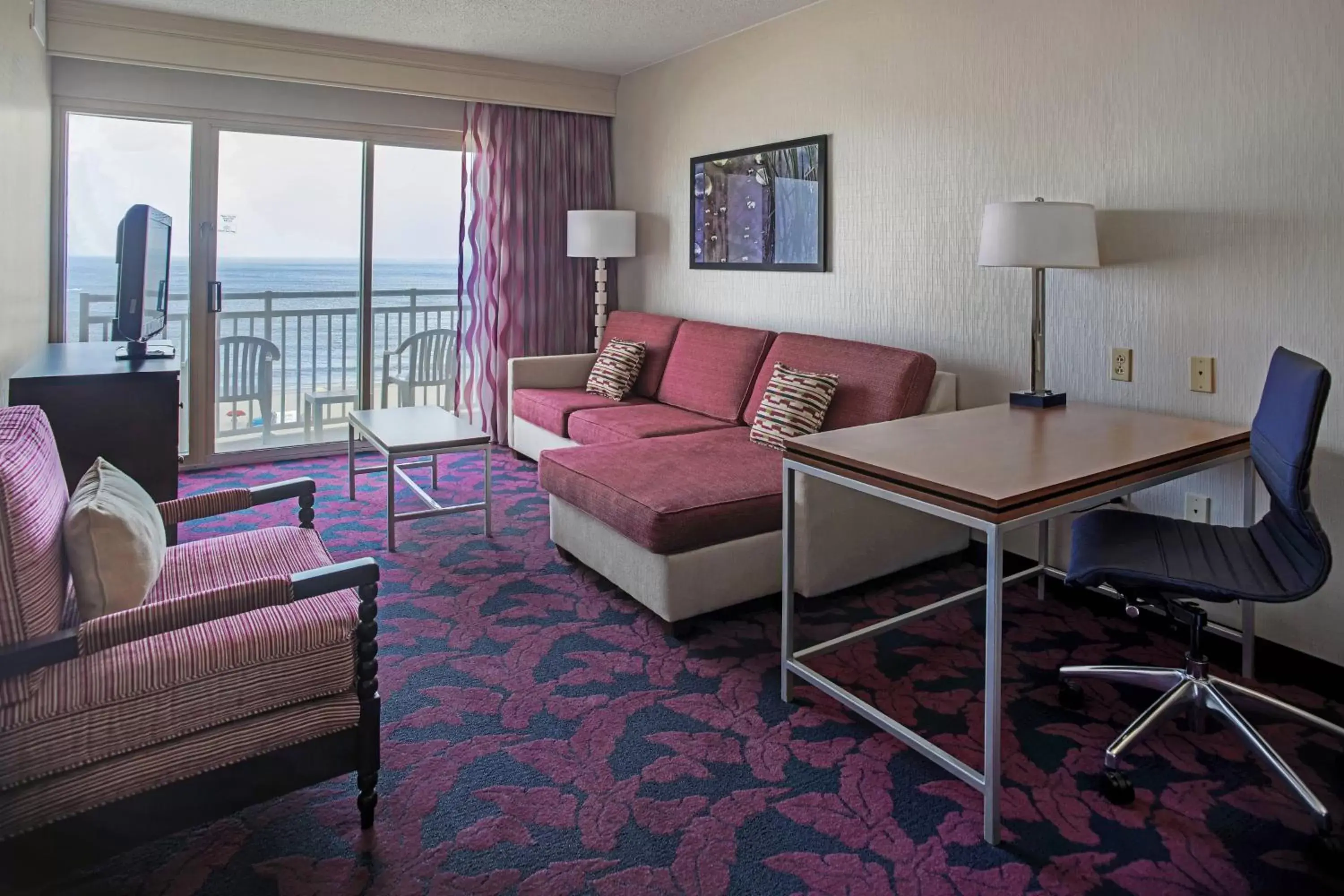 Living room, Seating Area in SpringHill Suites by Marriott Virginia Beach Oceanfront