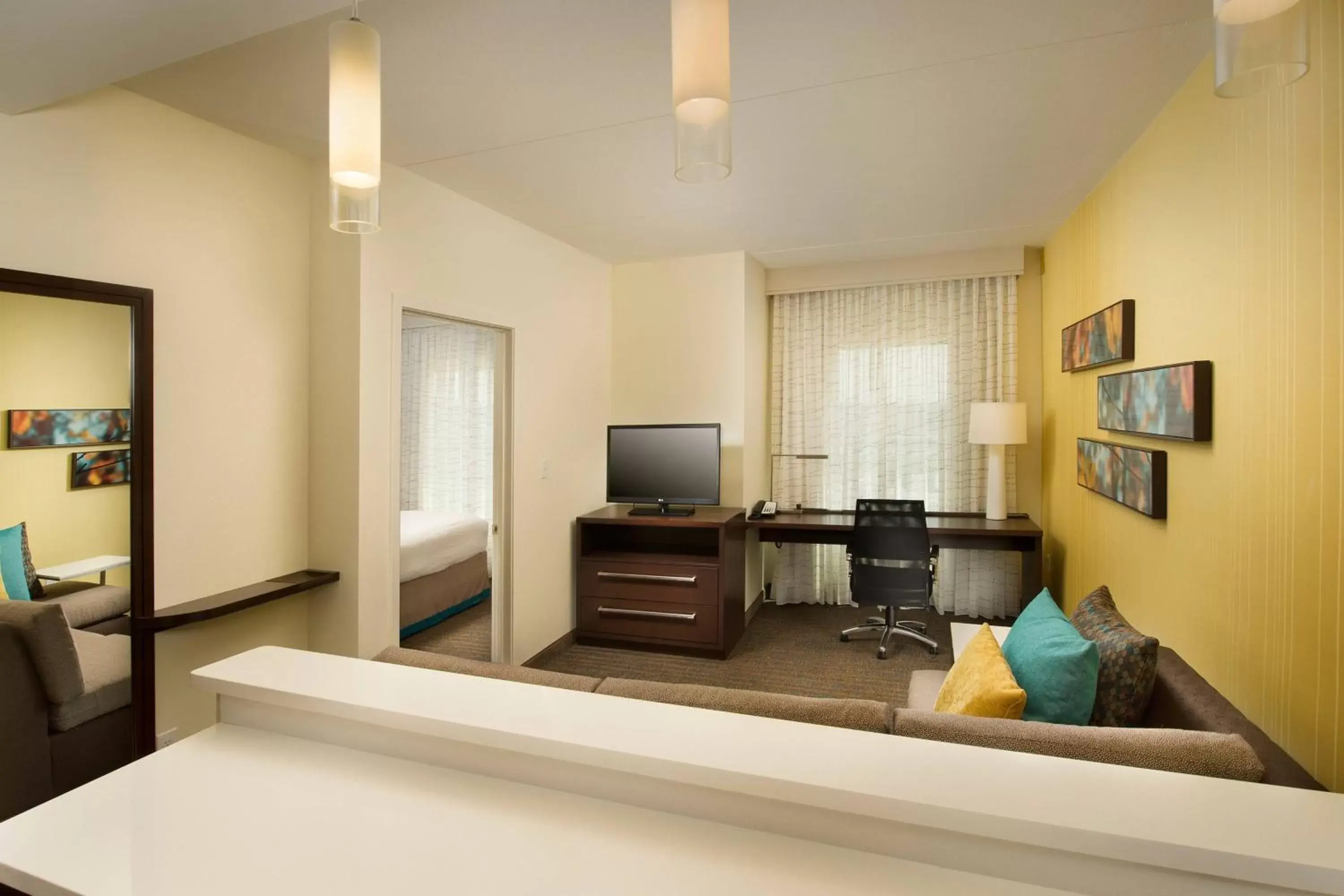 Bedroom, TV/Entertainment Center in Residence Inn Atlanta NE/Duluth Sugarloaf